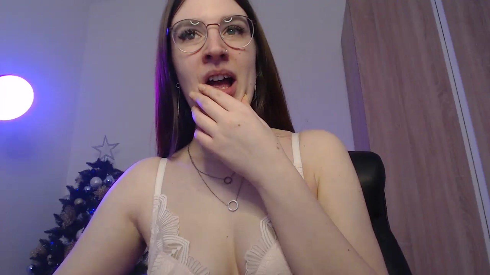 Gallery image thumbnail from Brocard's myfreecams stream on, 12/27/2023, 09:39 image 9 of 20