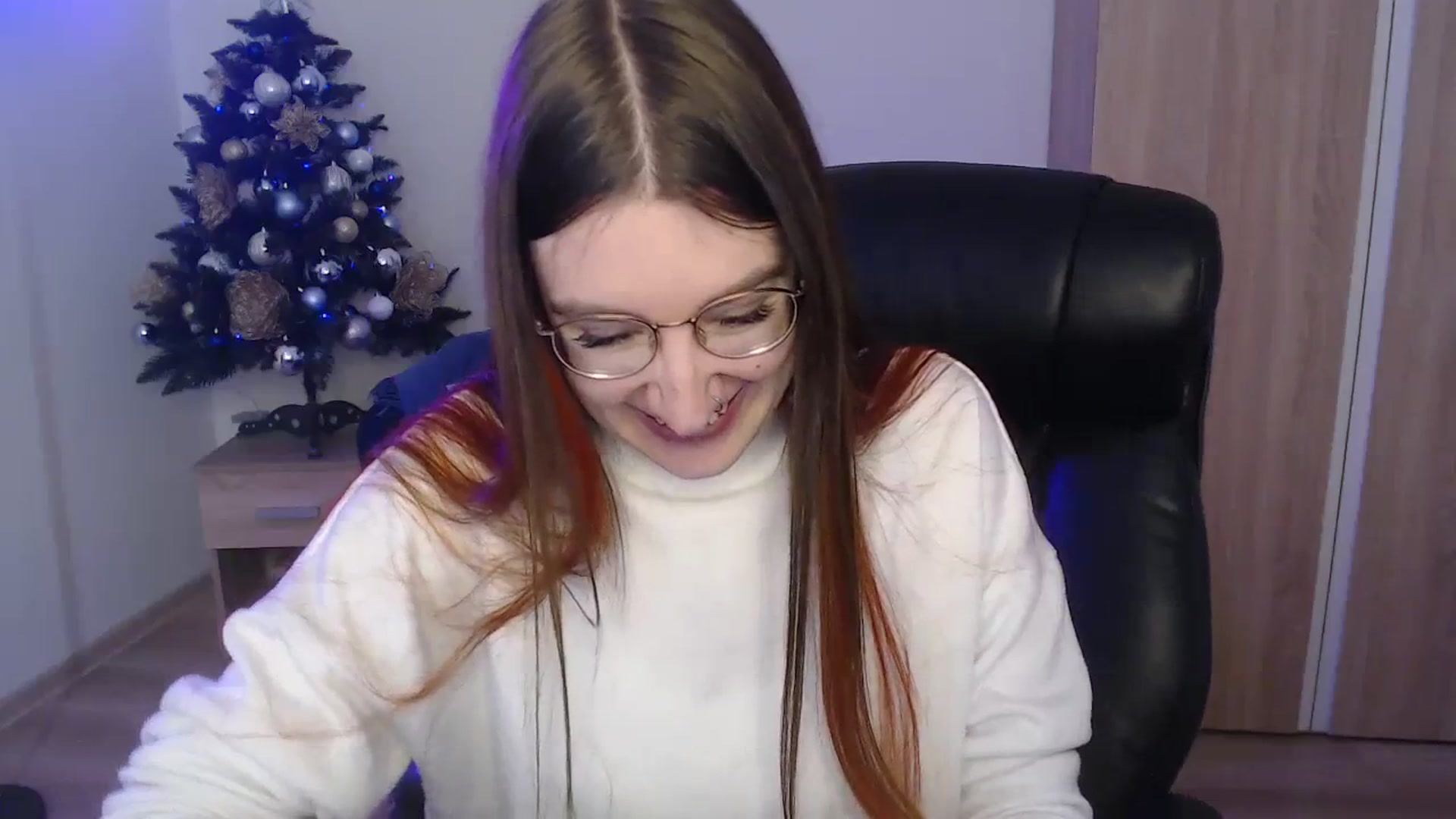 Gallery image thumbnail from Brocard's myfreecams stream on, 01/04/2024, 10:24 image 6 of 20