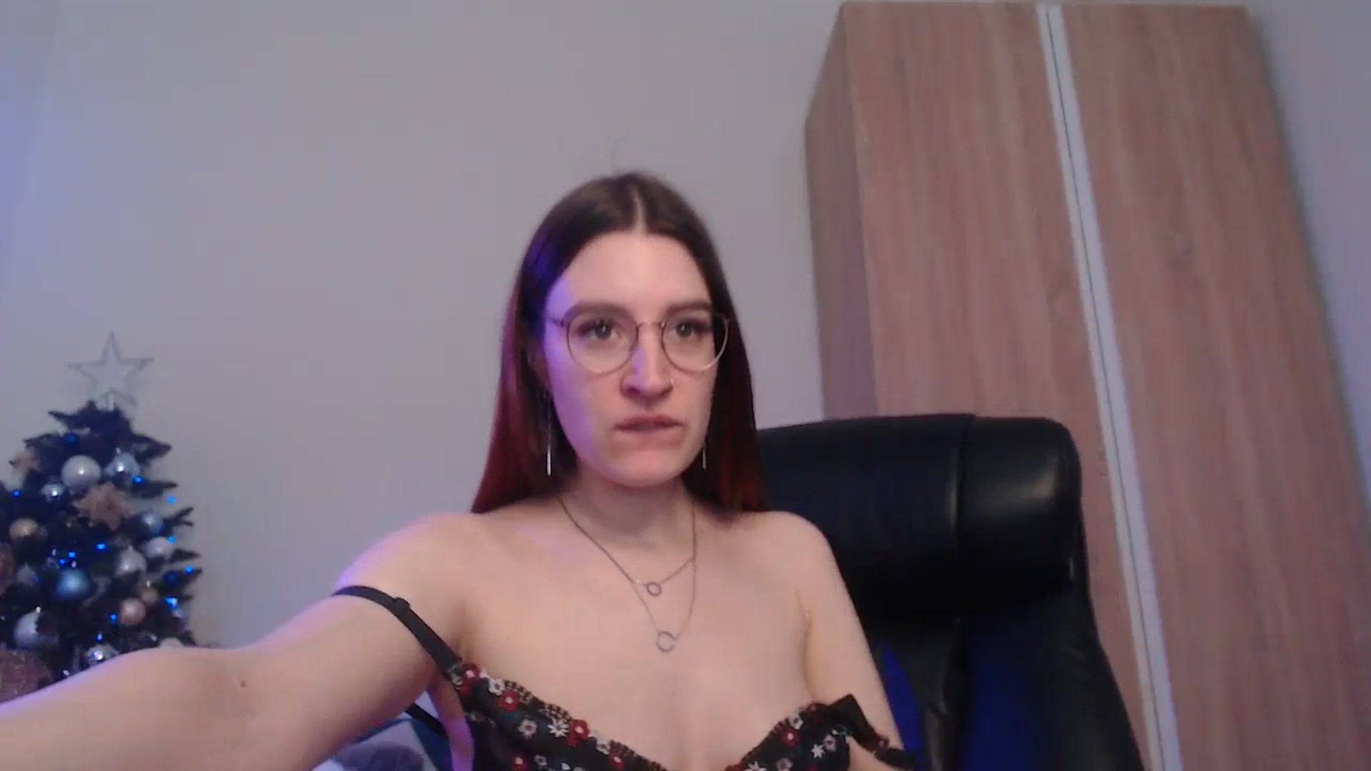 Gallery image thumbnail from Brocard's myfreecams stream on, 01/05/2024, 10:39 image 19 of 20