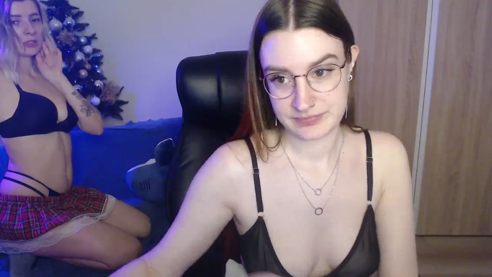 Gallery image thumbnail from Brocard's myfreecams stream on, 01/07/2024, 14:59 image 19 of 20