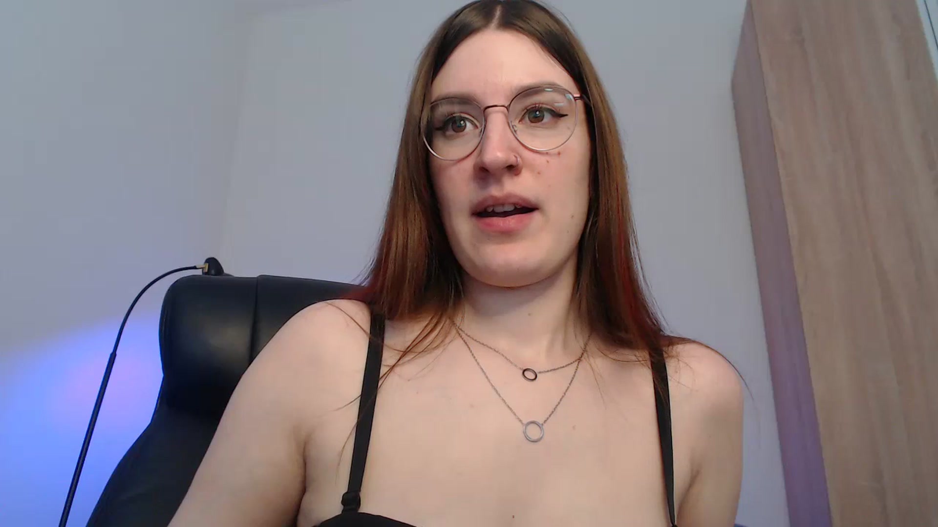 Gallery image thumbnail from Brocard's myfreecams stream on, 03/10/2024, 11:28 image 3 of 20