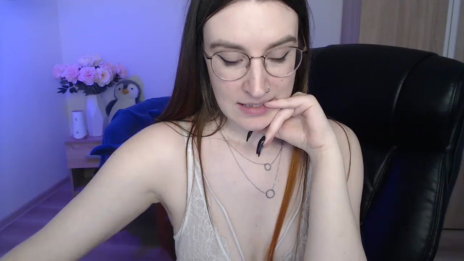Gallery image thumbnail from Brocard's myfreecams stream on, 03/16/2024, 12:40 image 15 of 20