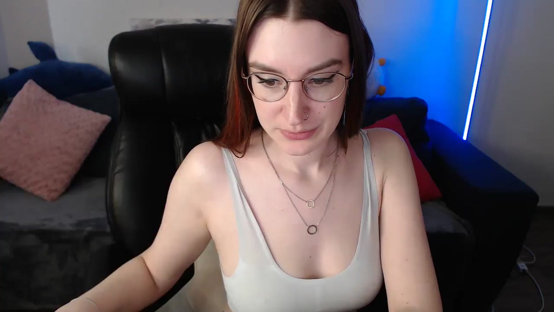 Gallery image thumbnail from Brocard's myfreecams stream on, 05/08/2024, 13:10 image 14 of 20