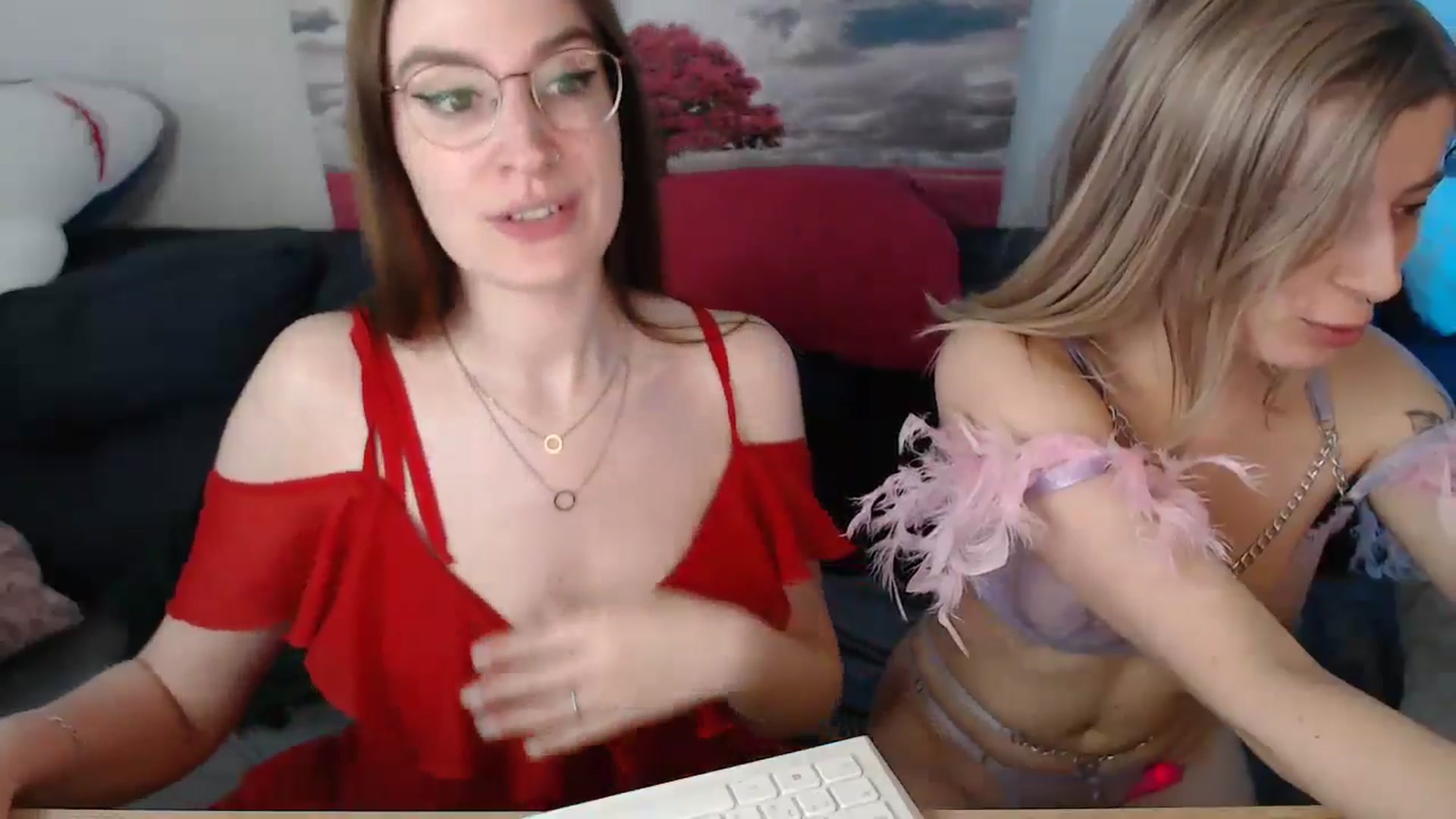 Gallery image thumbnail from Brocard's myfreecams stream on, 05/20/2024, 13:14 image 7 of 20