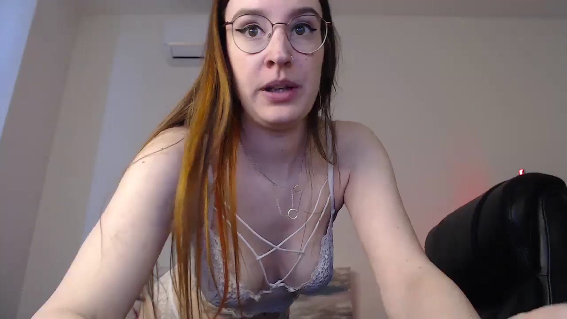 Gallery image thumbnail from Brocard's myfreecams stream on, 05/24/2024, 09:39 image 18 of 20