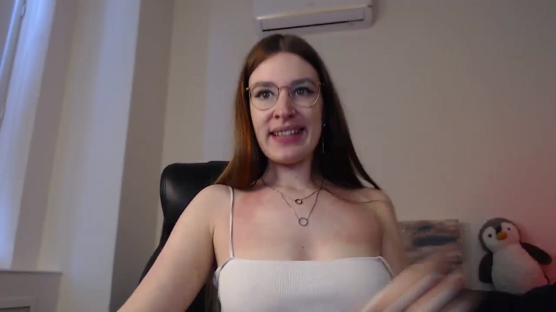 Gallery image thumbnail from Brocard's myfreecams stream on, 06/30/2024, 09:33 image 13 of 20
