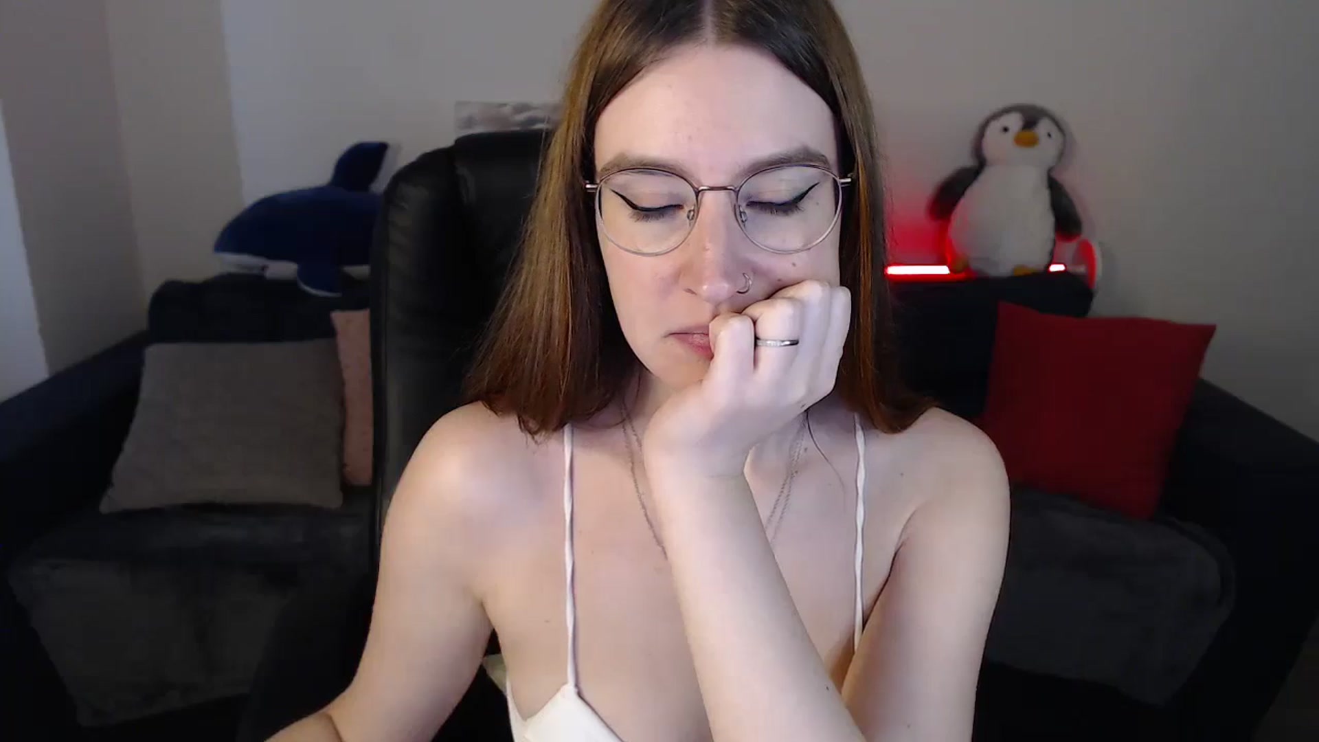 Gallery image thumbnail from Brocard's myfreecams stream on, 09/03/2024, 13:53 image 18 of 20
