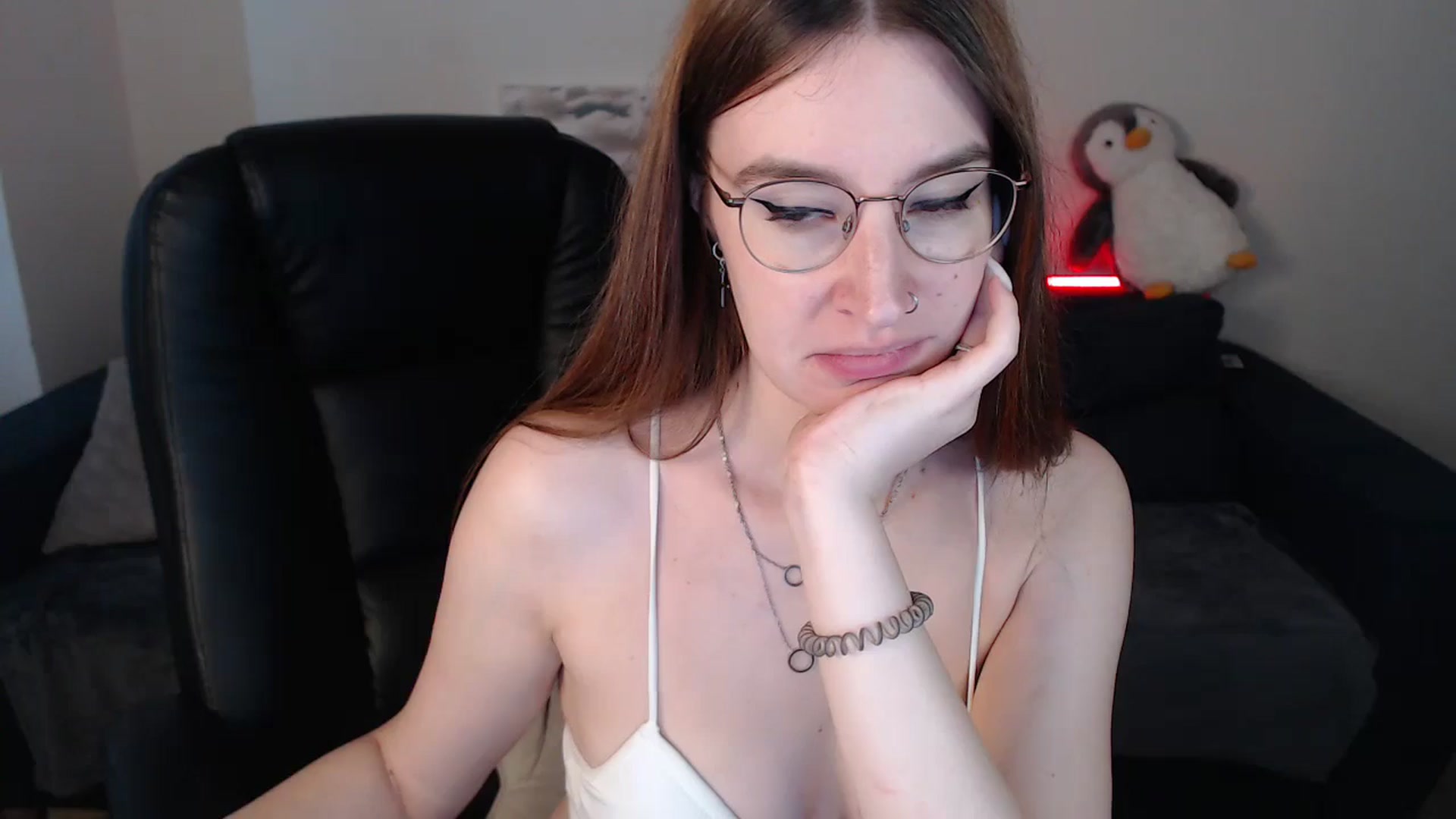 Gallery image thumbnail from Brocard's myfreecams stream on, 09/11/2024, 08:51 image 7 of 20
