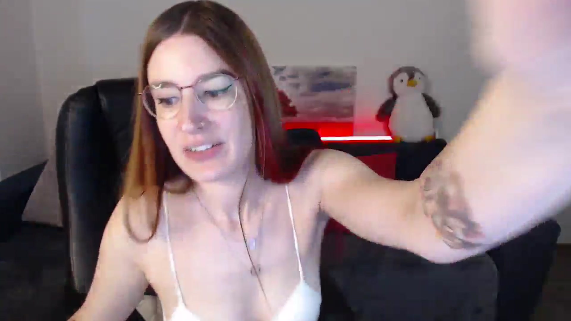 Gallery image thumbnail from Brocard's myfreecams stream on, 09/15/2024, 09:59 image 5 of 20