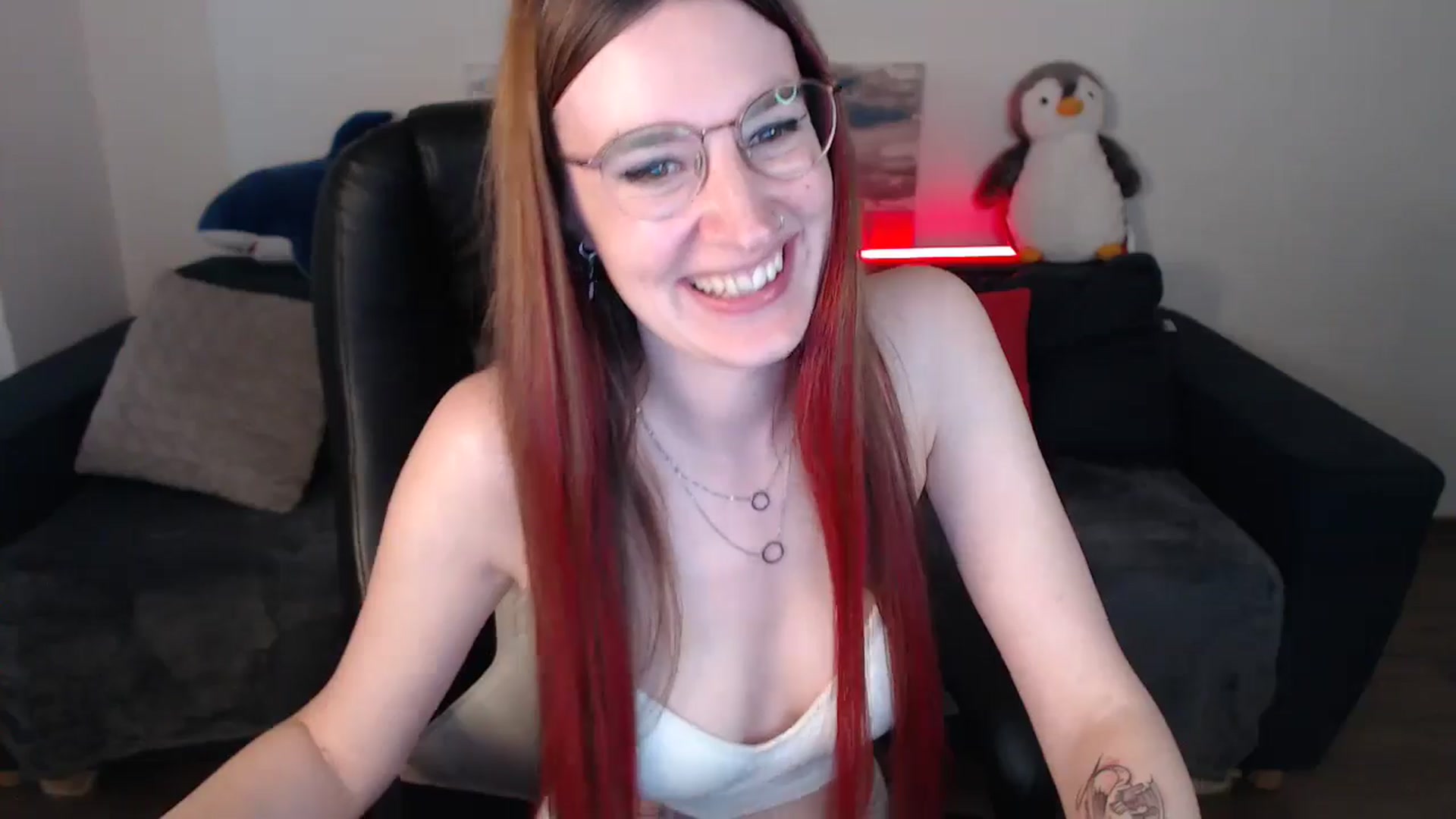 Gallery image thumbnail from Brocard's myfreecams stream on, 09/15/2024, 11:45 image 8 of 20