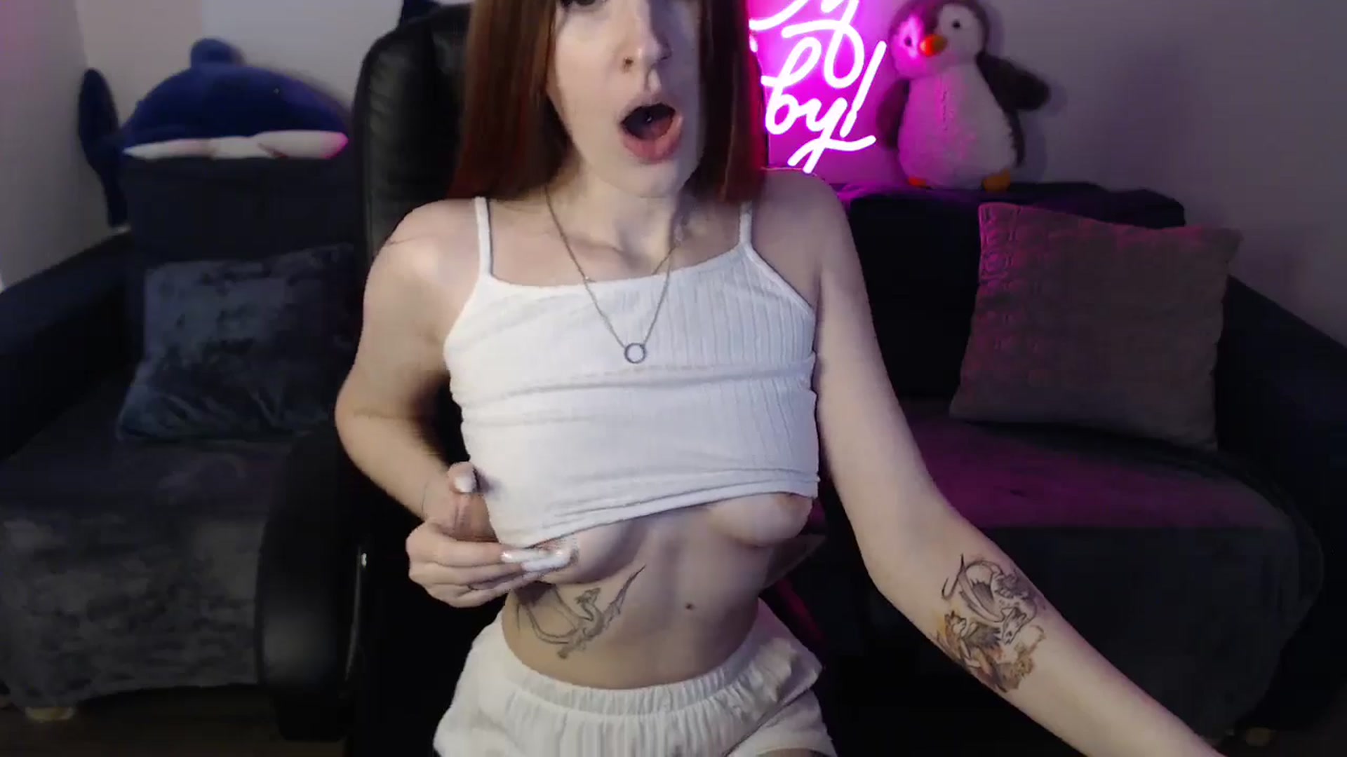 Gallery image thumbnail from Brocard's myfreecams stream on, 12/10/2024, 09:37 image 4 of 20