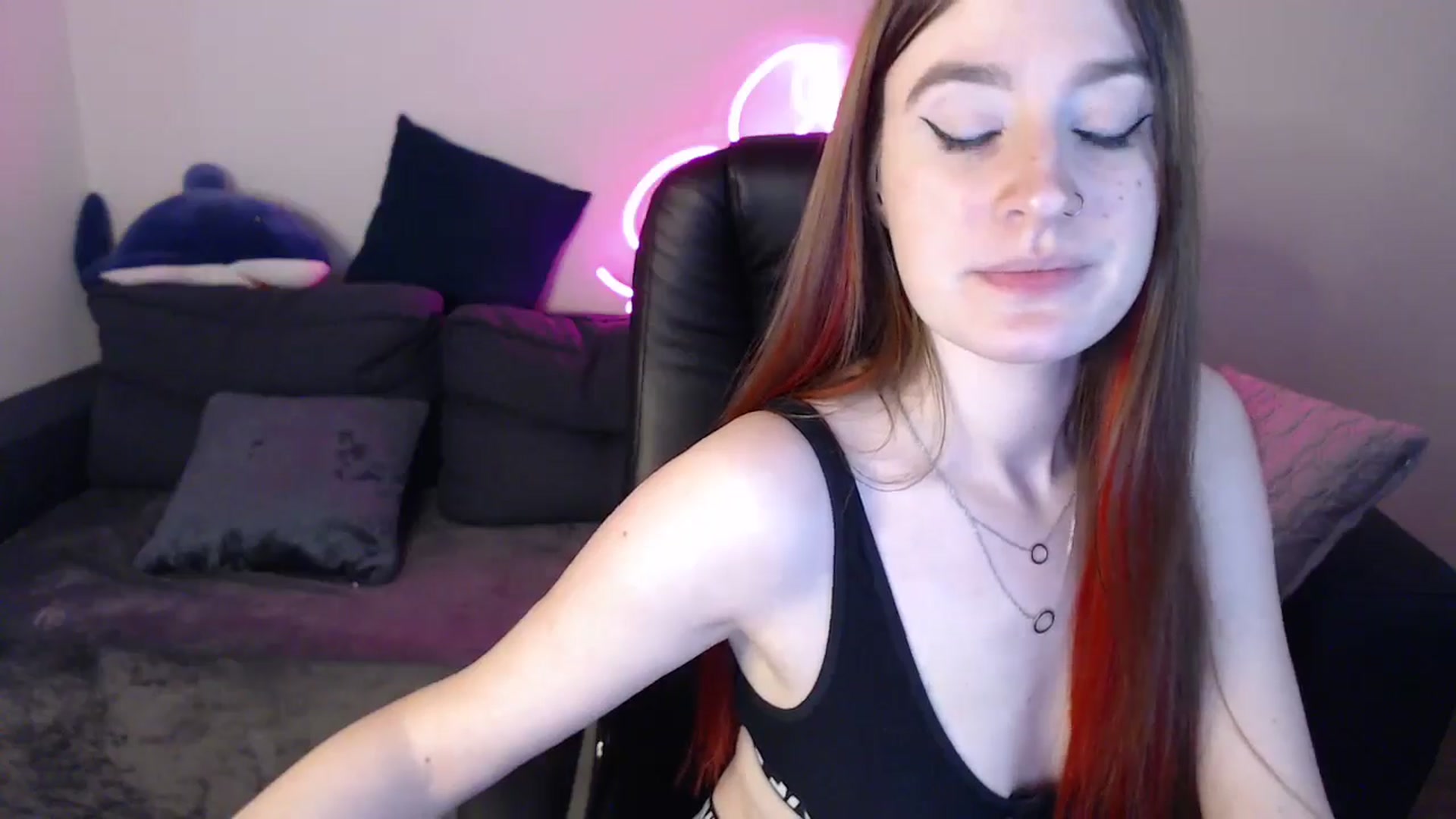 Gallery image thumbnail from Brocard's myfreecams stream on, 12/15/2024, 13:07 image 6 of 20