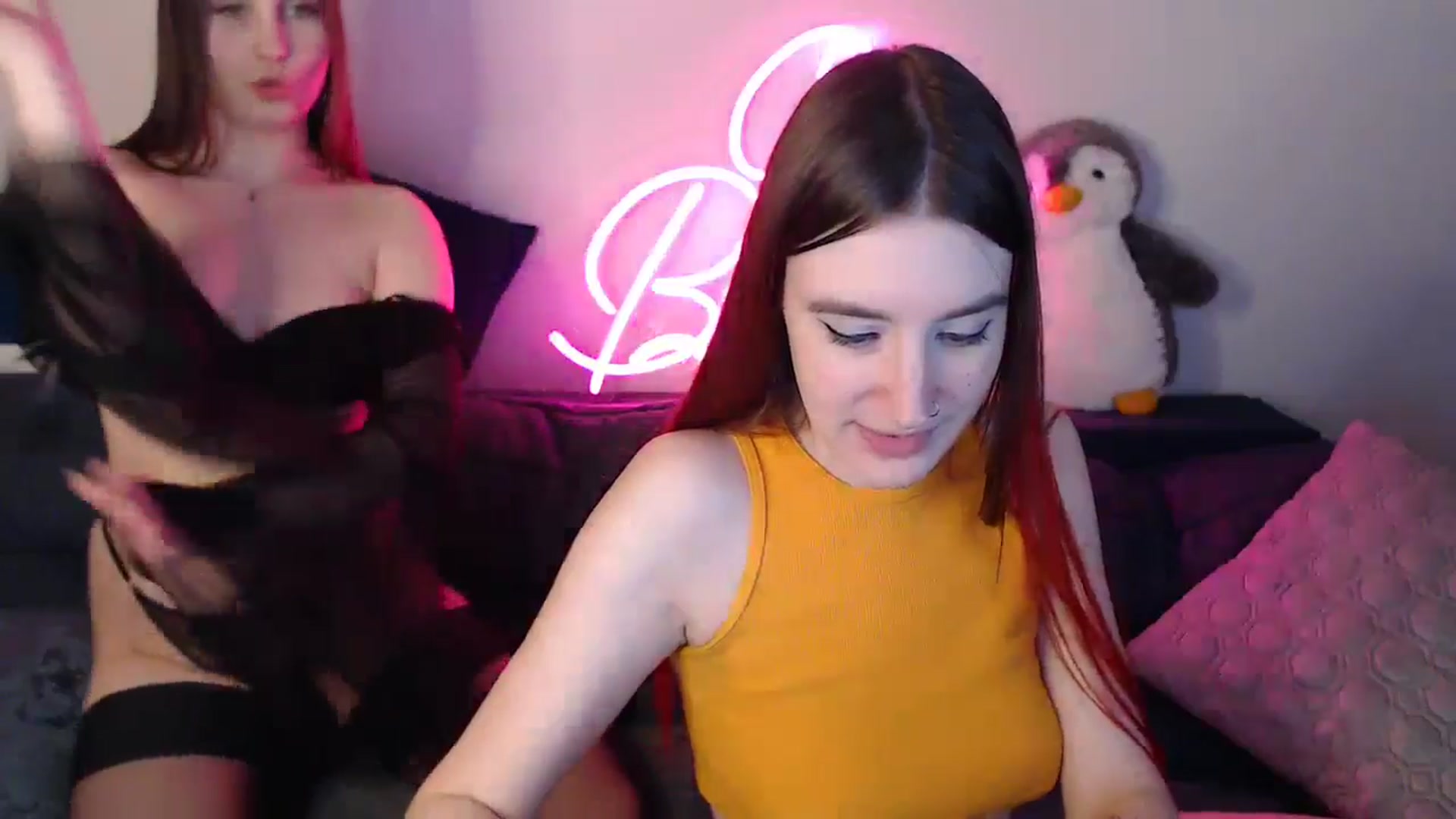 Gallery image thumbnail from Brocard's myfreecams stream on, 12/16/2024, 13:28 image 14 of 20