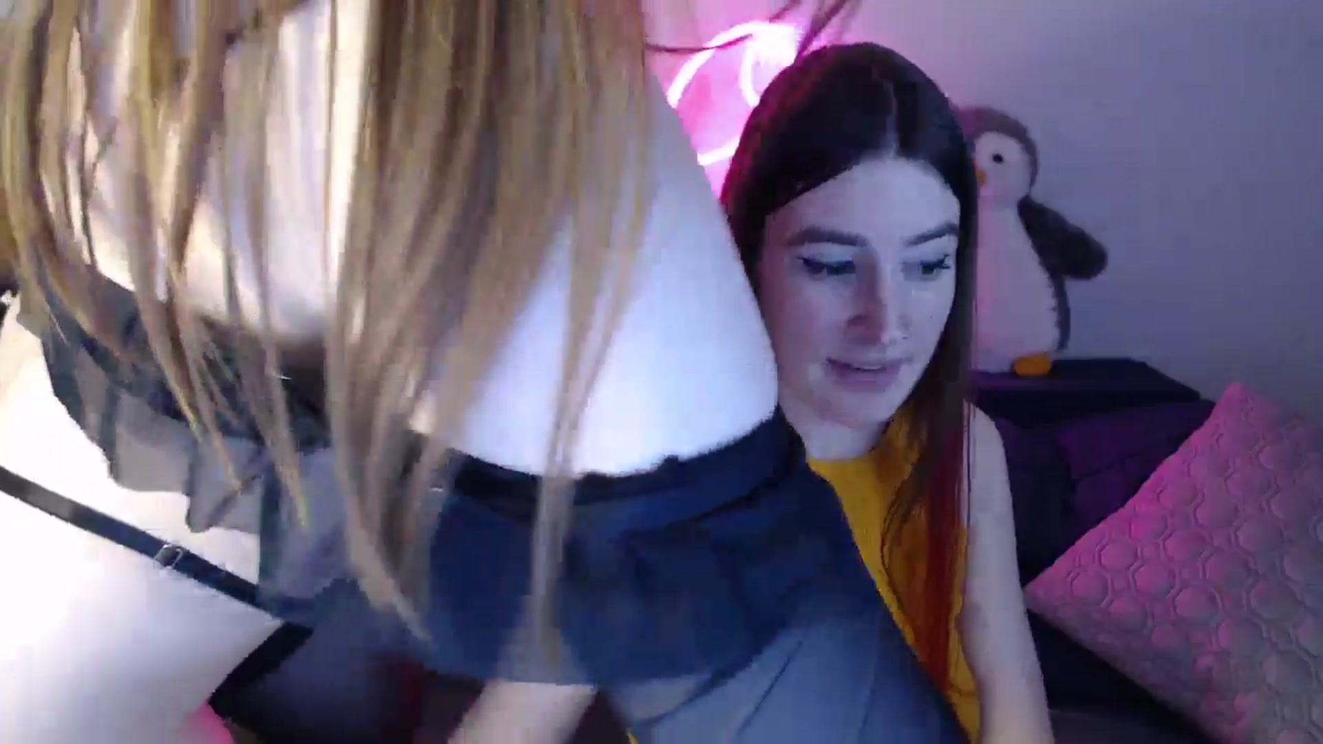 Gallery image thumbnail from Brocard's myfreecams stream on, 12/16/2024, 13:28 image 16 of 20