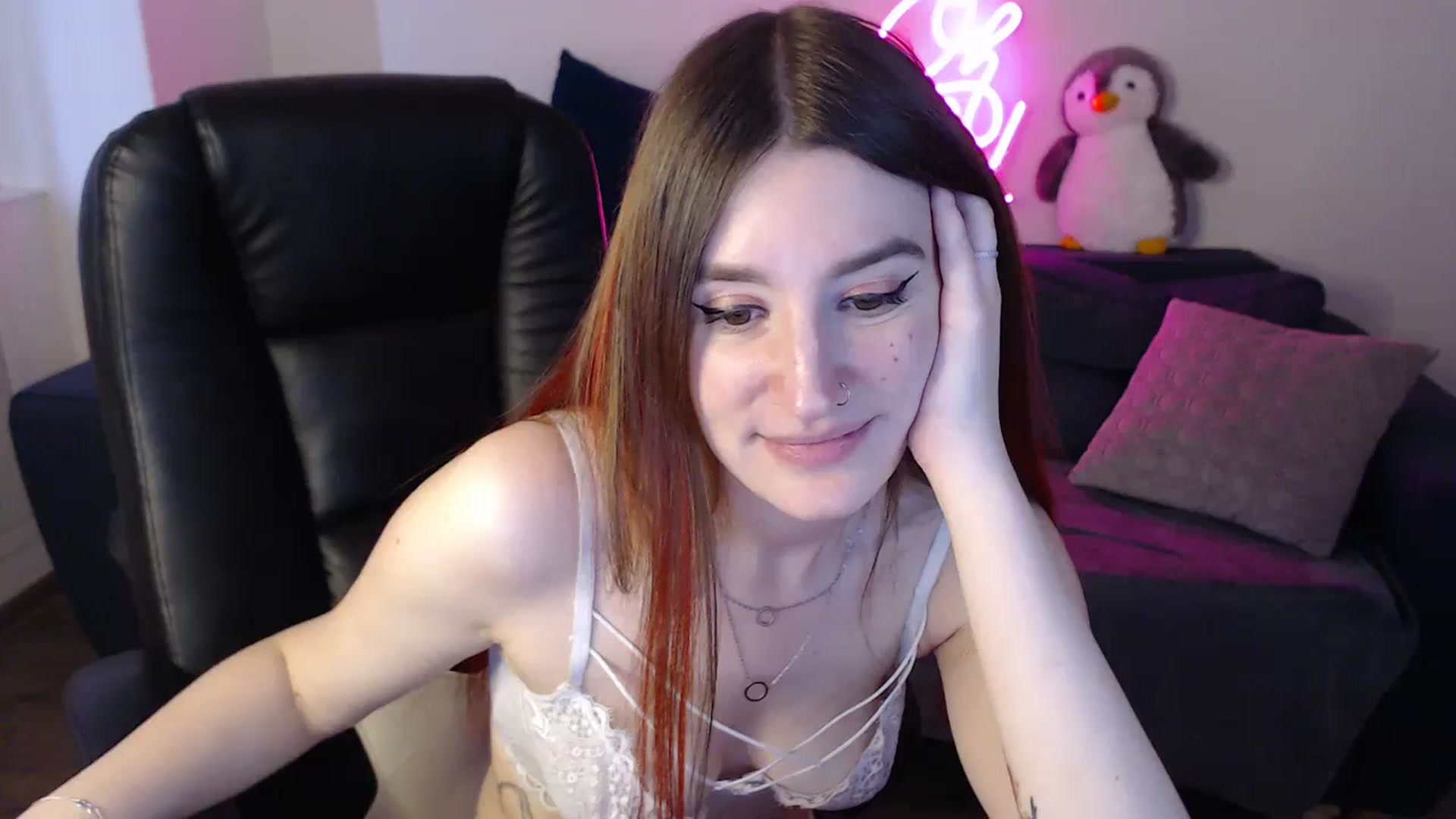 Gallery image thumbnail from Brocard's myfreecams stream on, 12/17/2024, 11:27 image 9 of 20