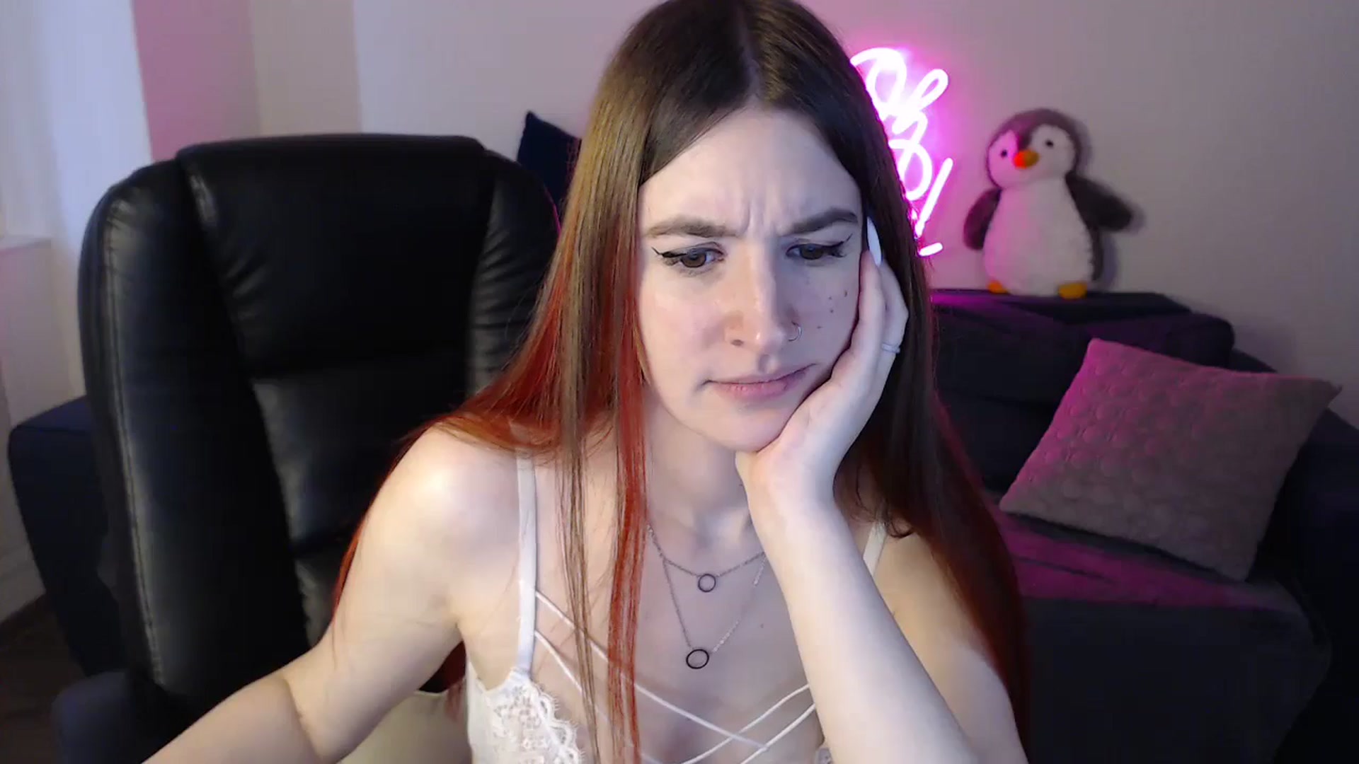 Gallery image thumbnail from Brocard's myfreecams stream on, 12/17/2024, 11:27 image 12 of 20