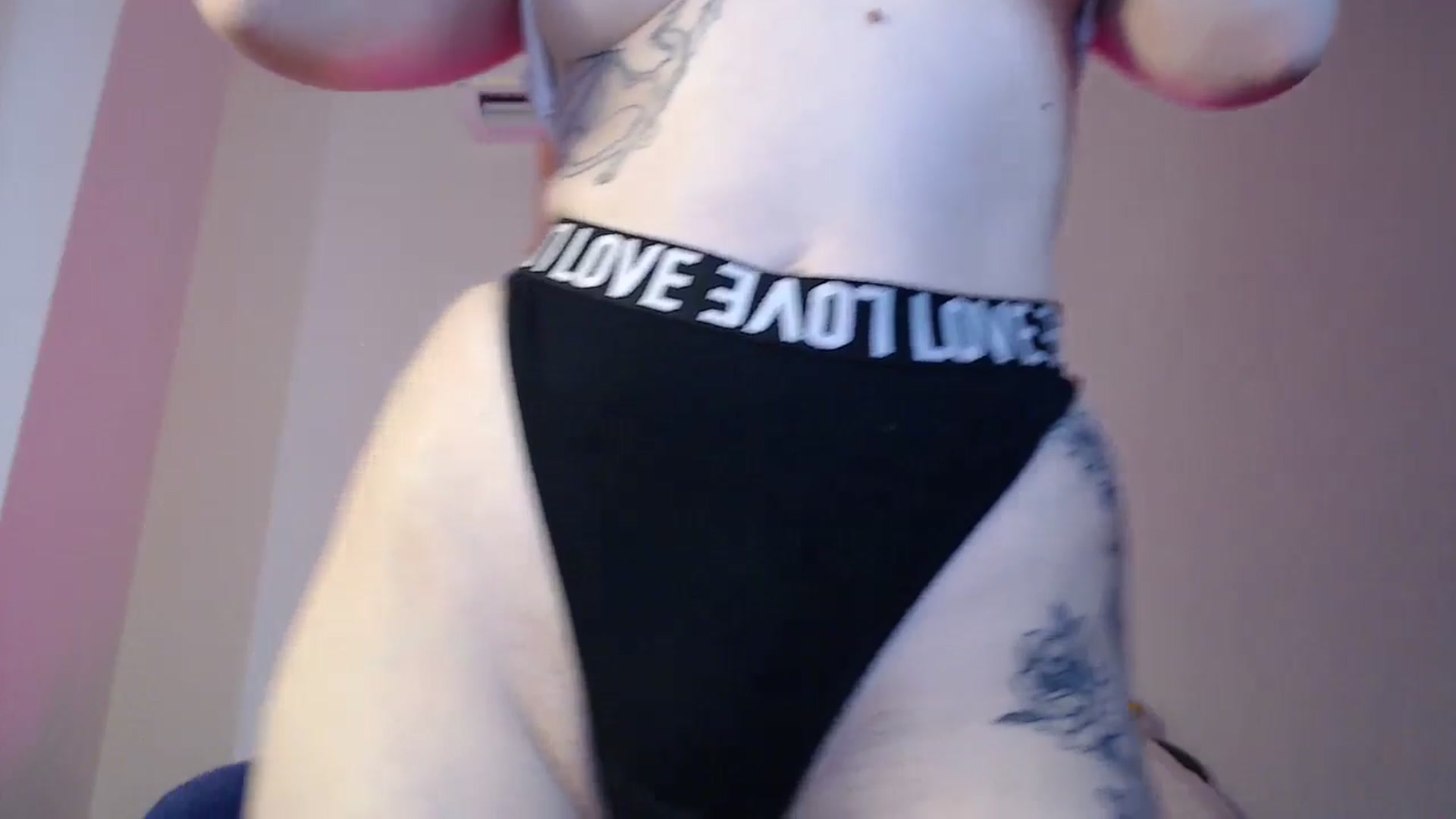 Gallery image thumbnail from Brocard's myfreecams stream on, 01/12/2025, 12:05 image 16 of 20