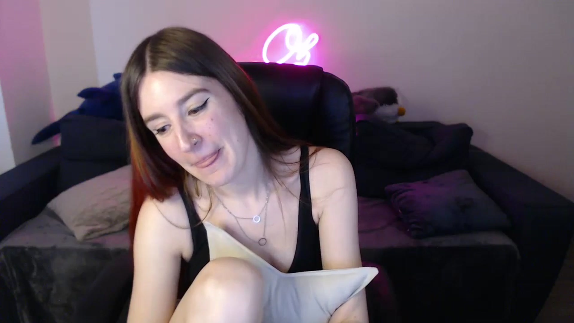 Gallery image thumbnail from Brocard's myfreecams stream on, 02/03/2025, 13:04 image 17 of 20