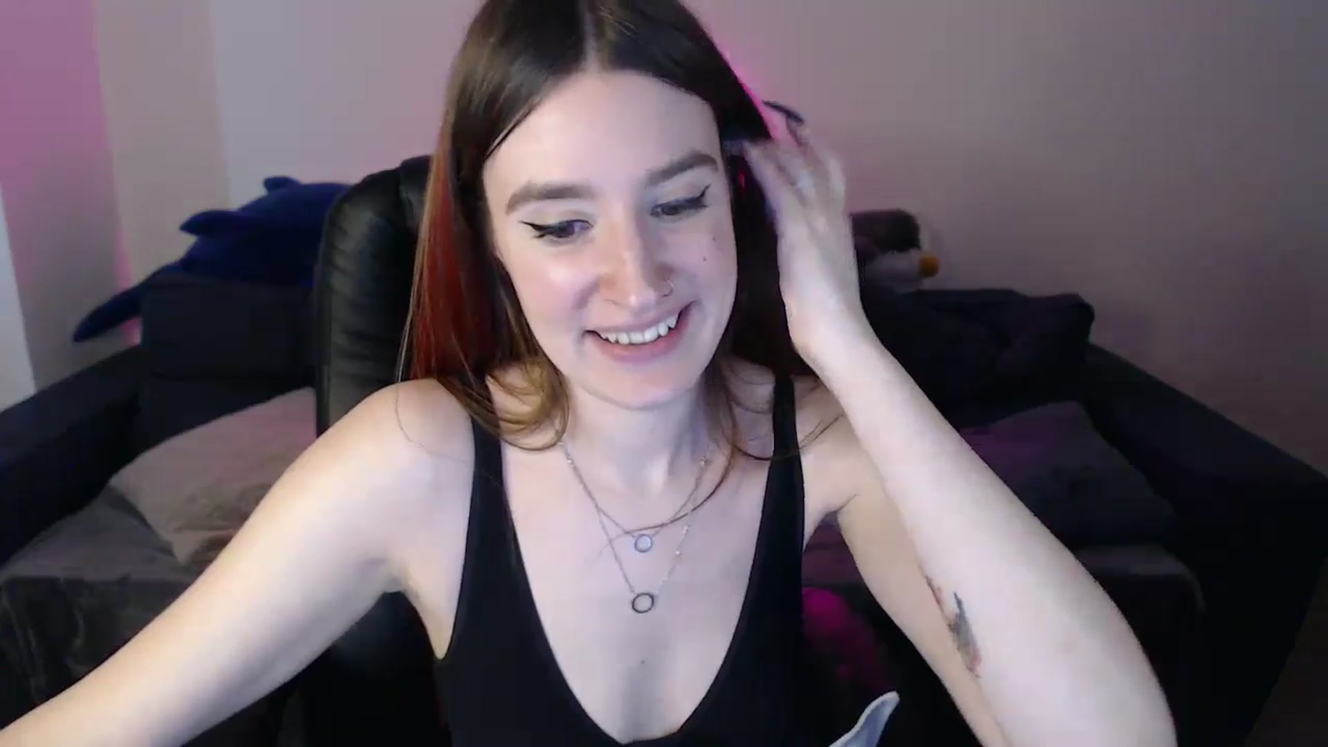 Gallery image thumbnail from Brocard's myfreecams stream on, 02/03/2025, 13:38 image 7 of 20