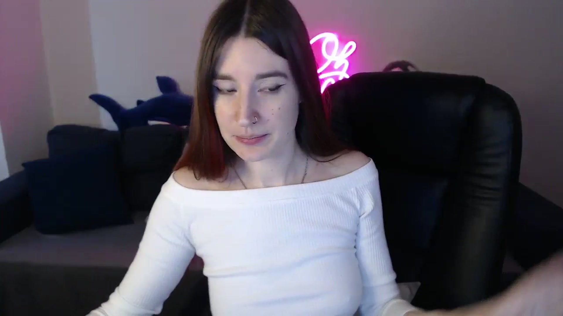 Gallery image thumbnail from Brocard's myfreecams stream on, 02/07/2025, 10:18 image 10 of 20
