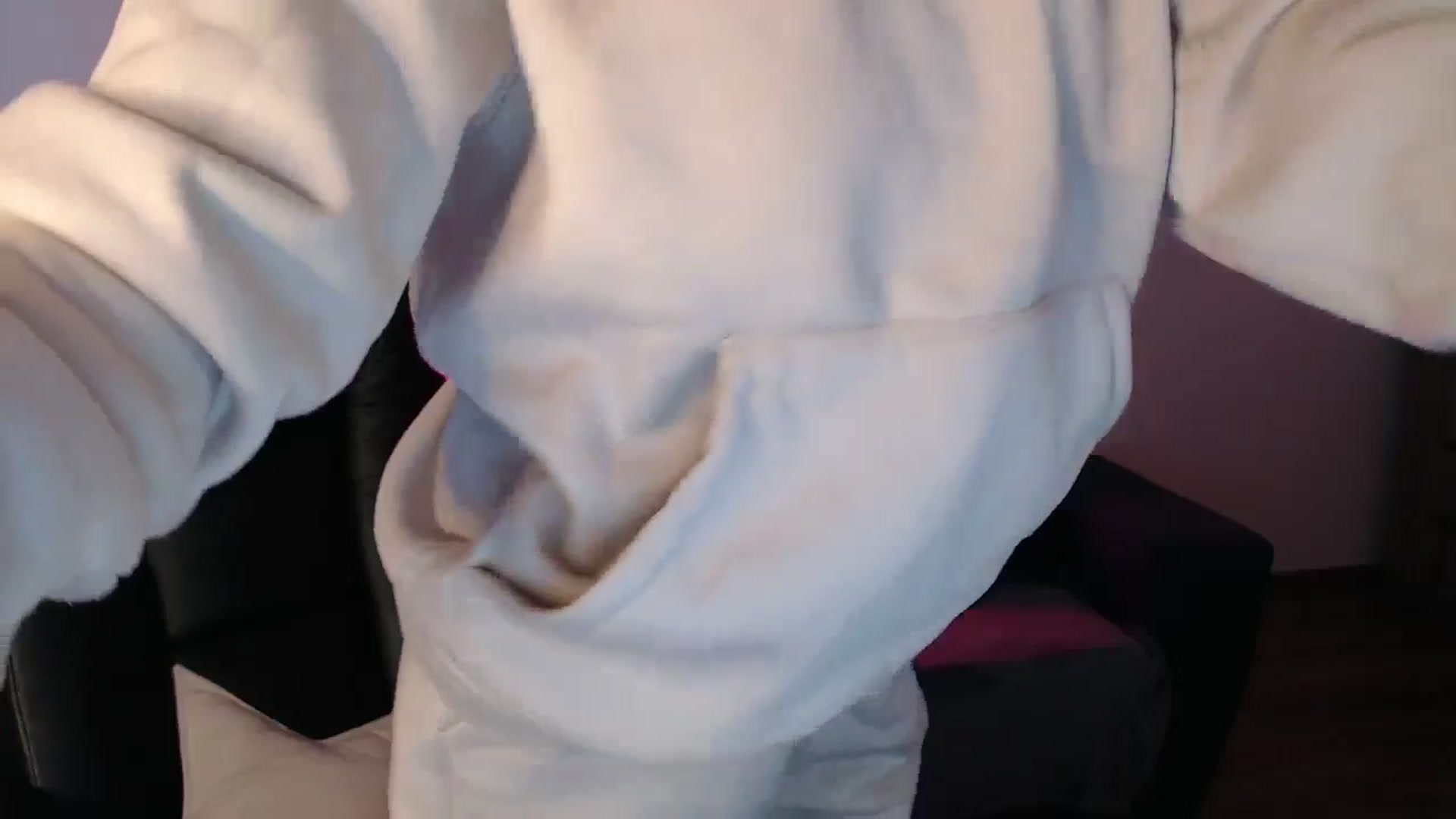 Gallery image thumbnail from Brocard's myfreecams stream on, 02/17/2025, 09:26 image 17 of 20