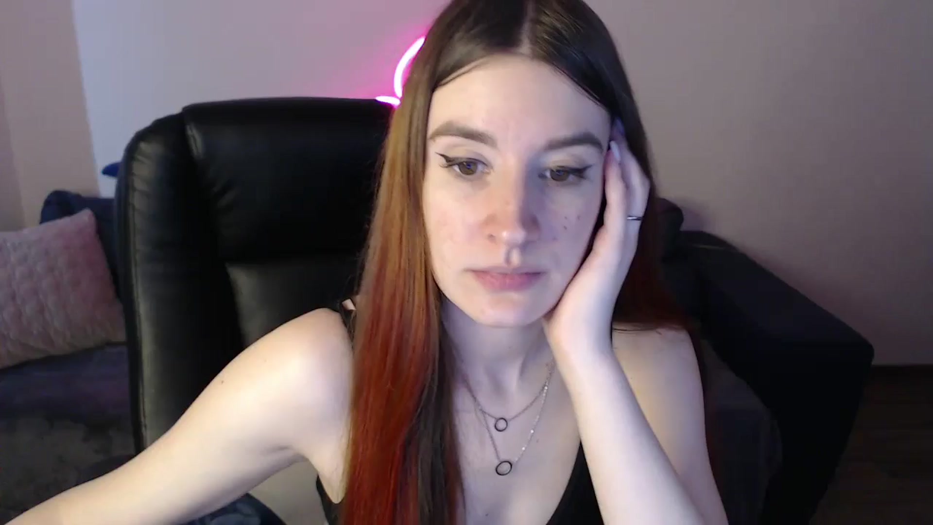 Gallery image thumbnail from Brocard's myfreecams stream on, 03/01/2025, 11:01 image 13 of 20