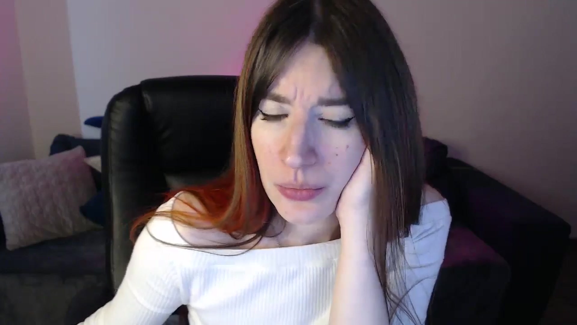 Gallery image thumbnail from Brocard's myfreecams stream on, 03/03/2025, 10:32 image 13 of 20