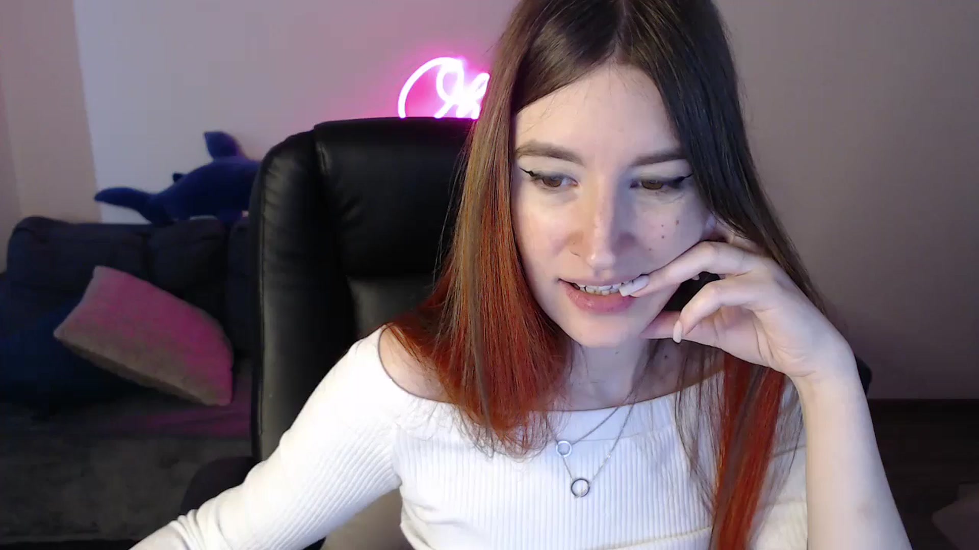 Gallery image thumbnail from Brocard's myfreecams stream on, 03/11/2025, 09:37 image 1 of 20