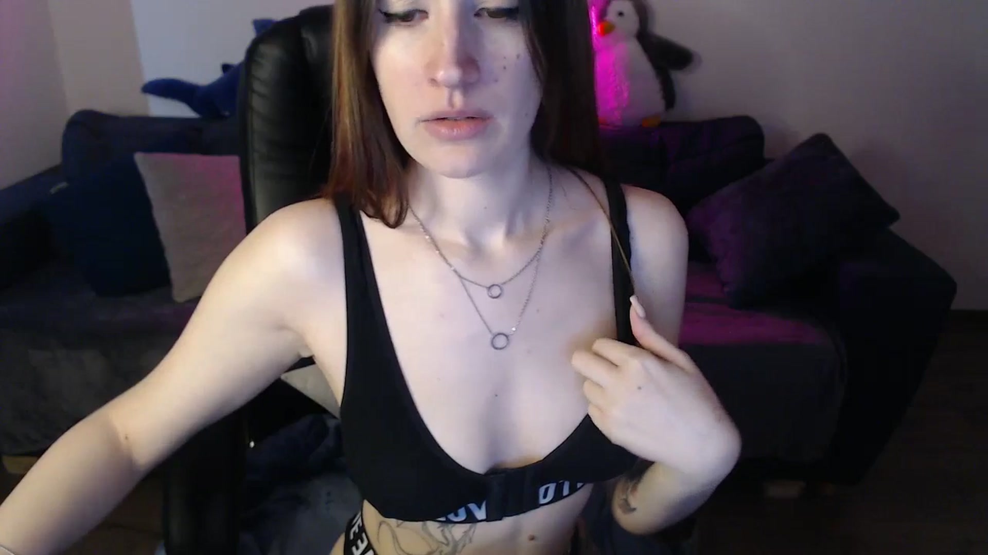 Gallery image thumbnail from Brocard's myfreecams stream on, 03/17/2025, 09:53 image 10 of 20