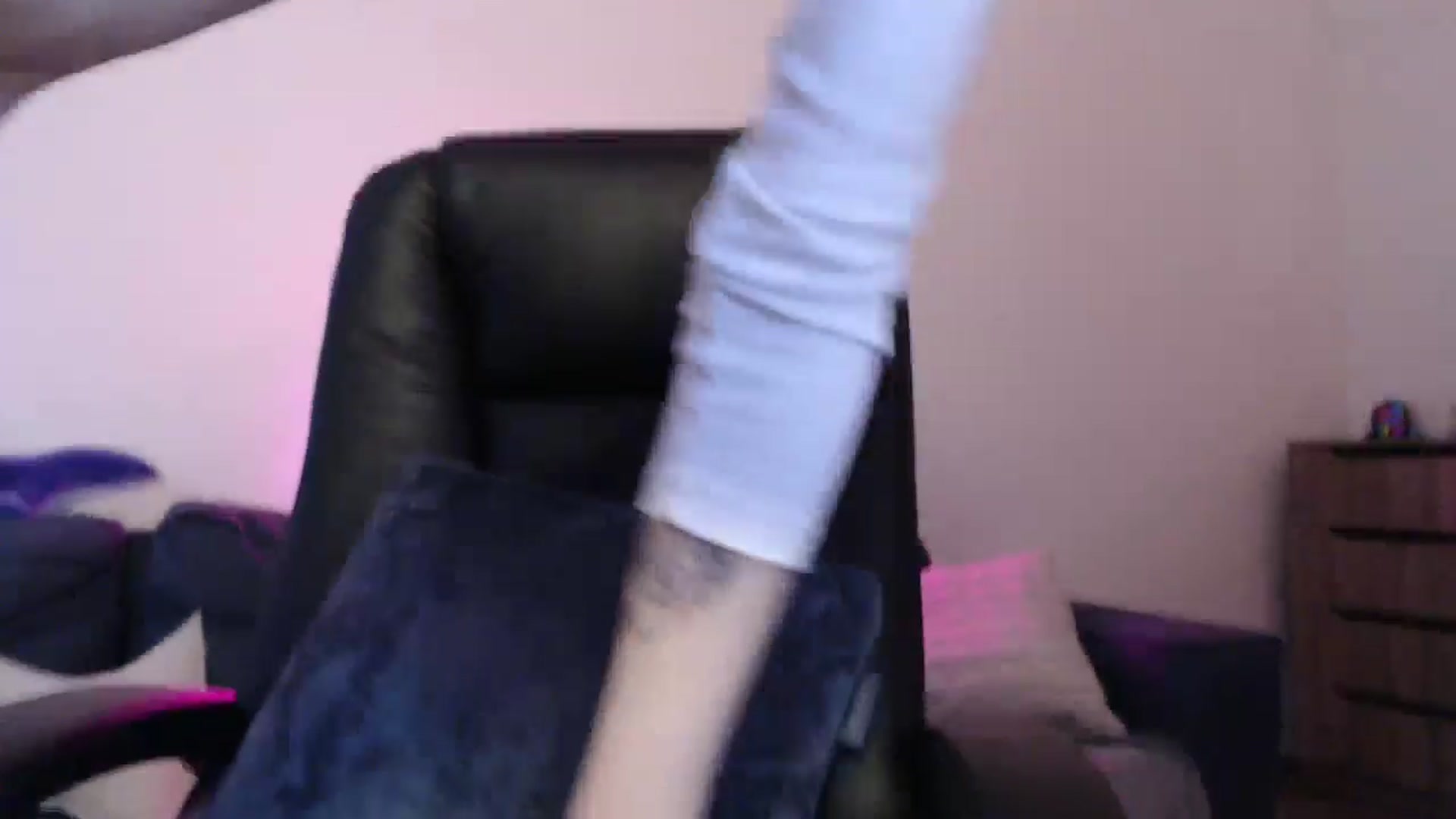 Gallery image thumbnail from Brocard's myfreecams stream on, 04/07/2025, 09:44 image 14 of 20