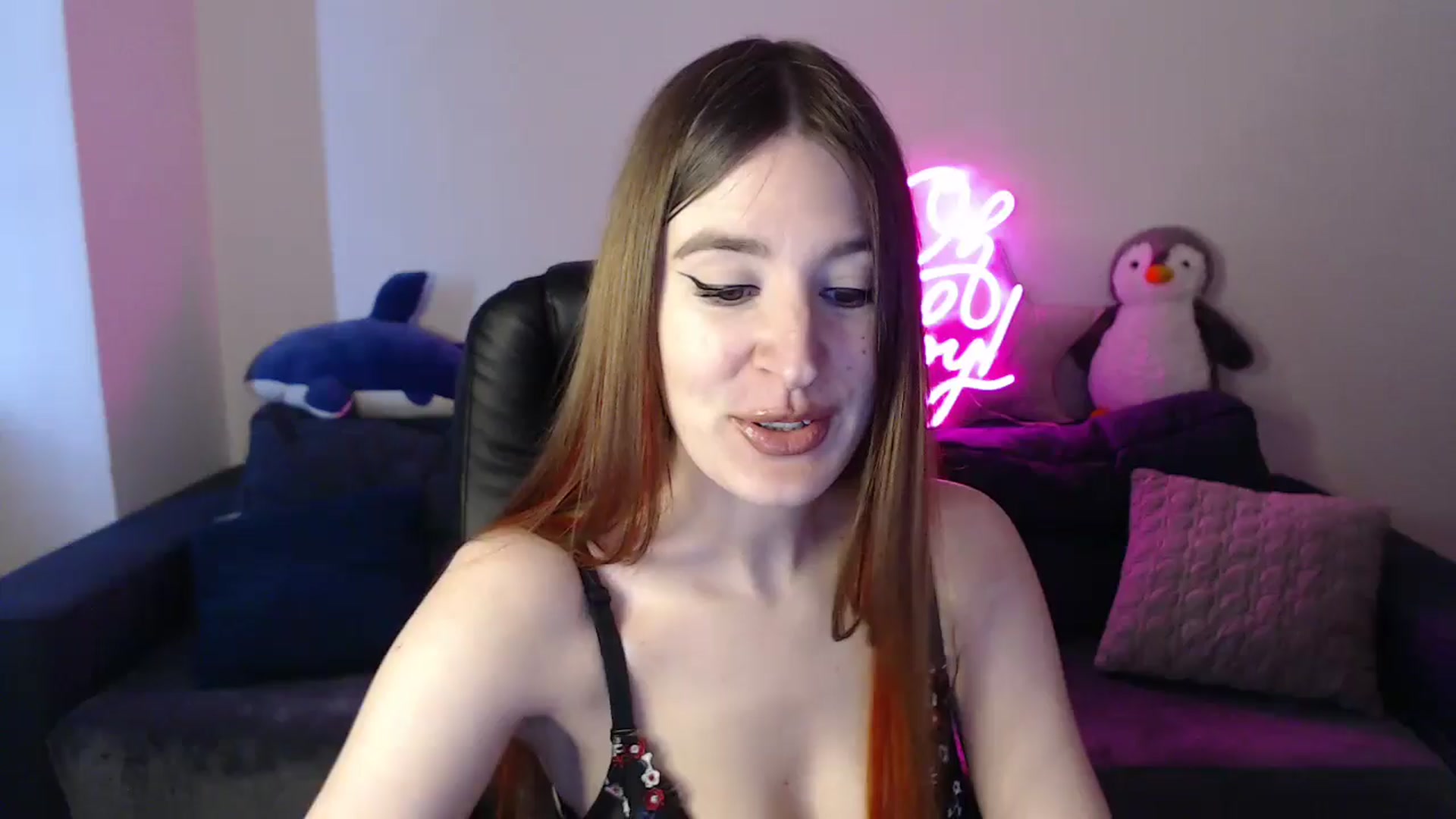 Gallery image thumbnail from Brocard's myfreecams stream on, 04/08/2025, 08:39 image 17 of 20