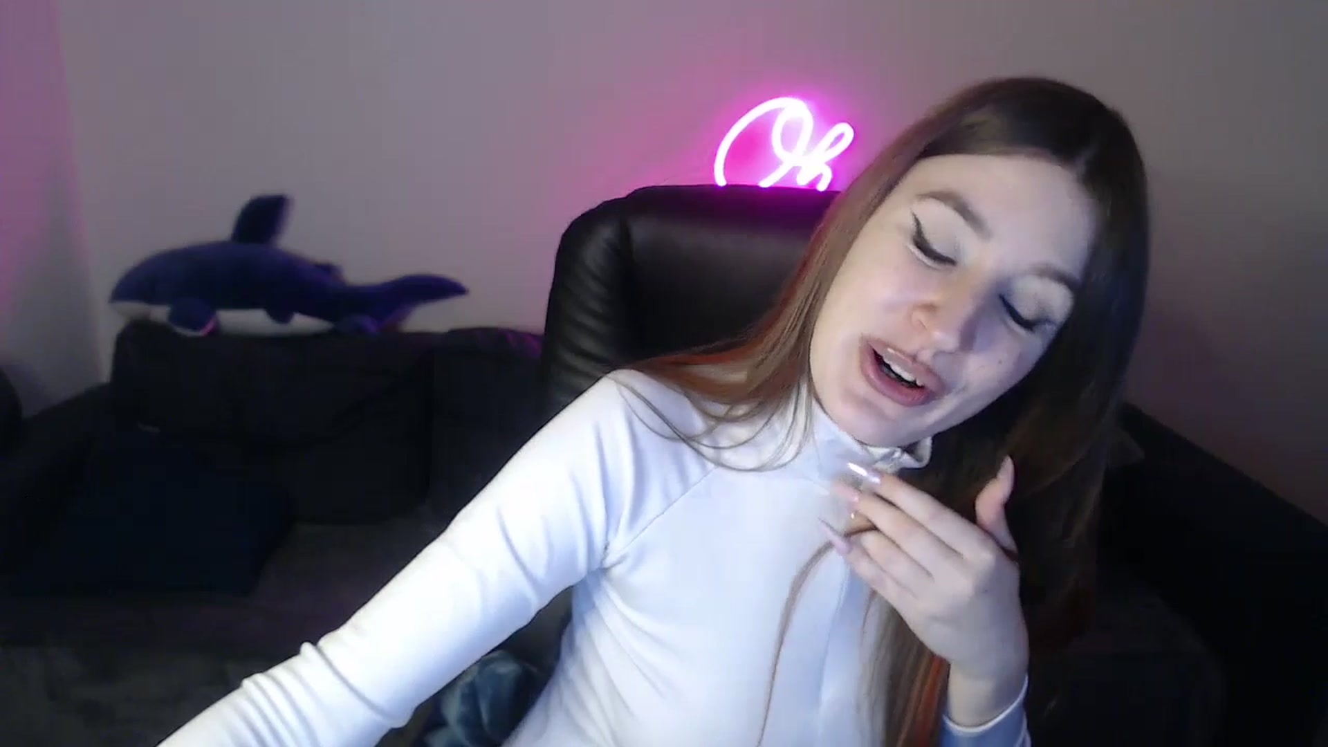Gallery image thumbnail from Brocard's myfreecams stream on, 04/15/2025, 09:02 image 8 of 20