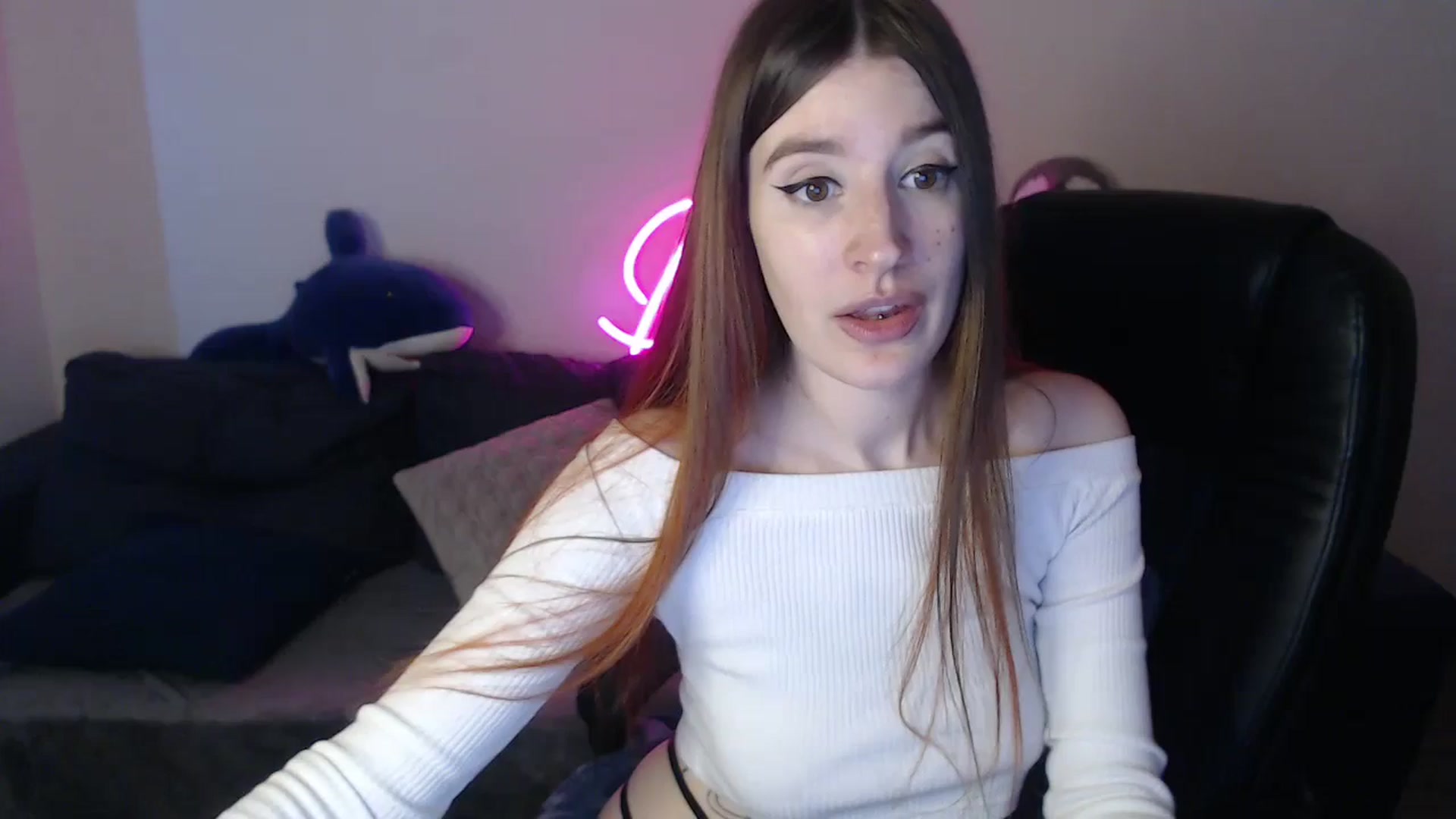 Gallery image thumbnail from Brocard's myfreecams stream on, 04/21/2025, 09:57 image 6 of 20