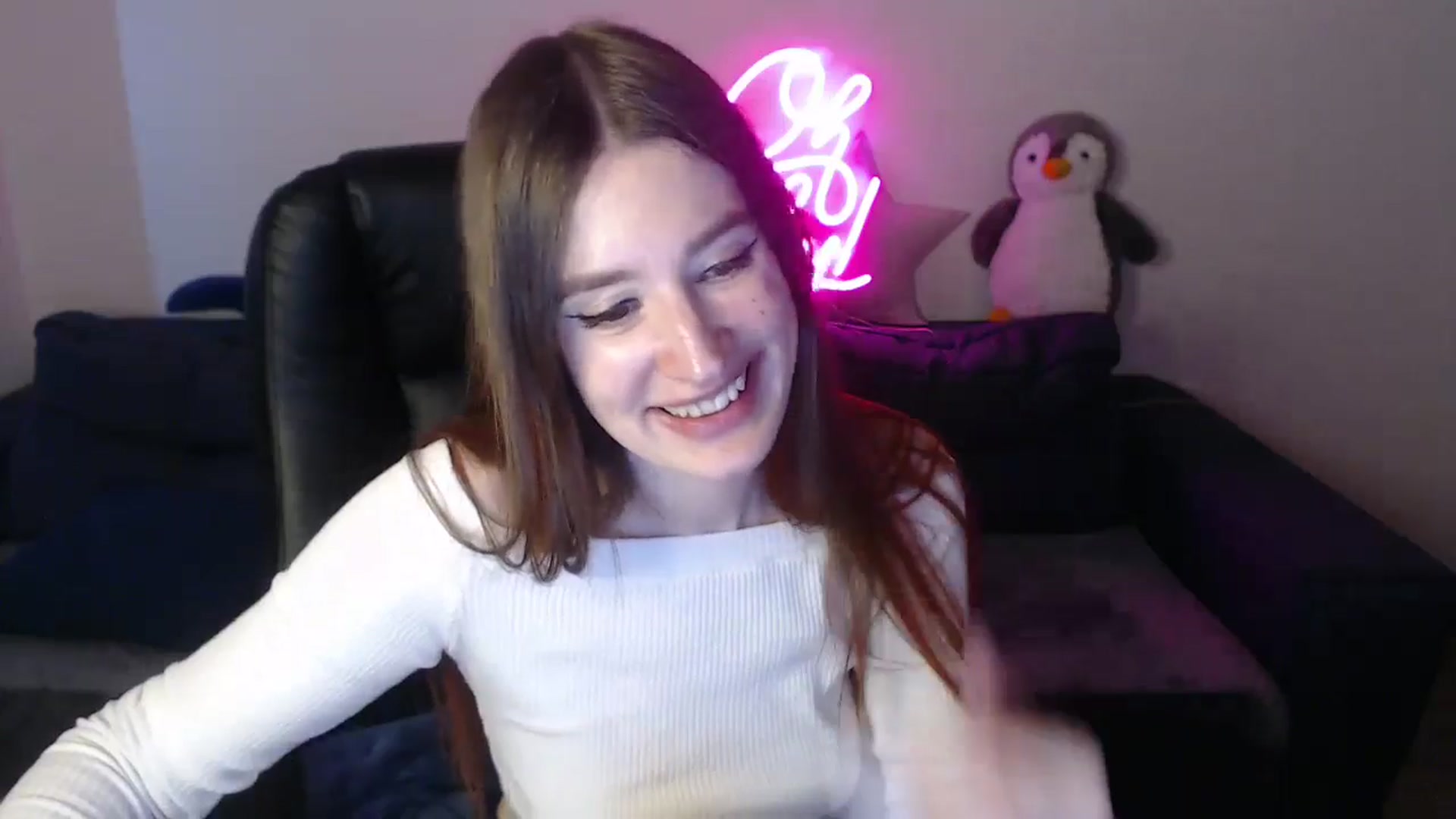 Gallery image thumbnail from Brocard's myfreecams stream on, 04/21/2025, 13:05 image 14 of 20
