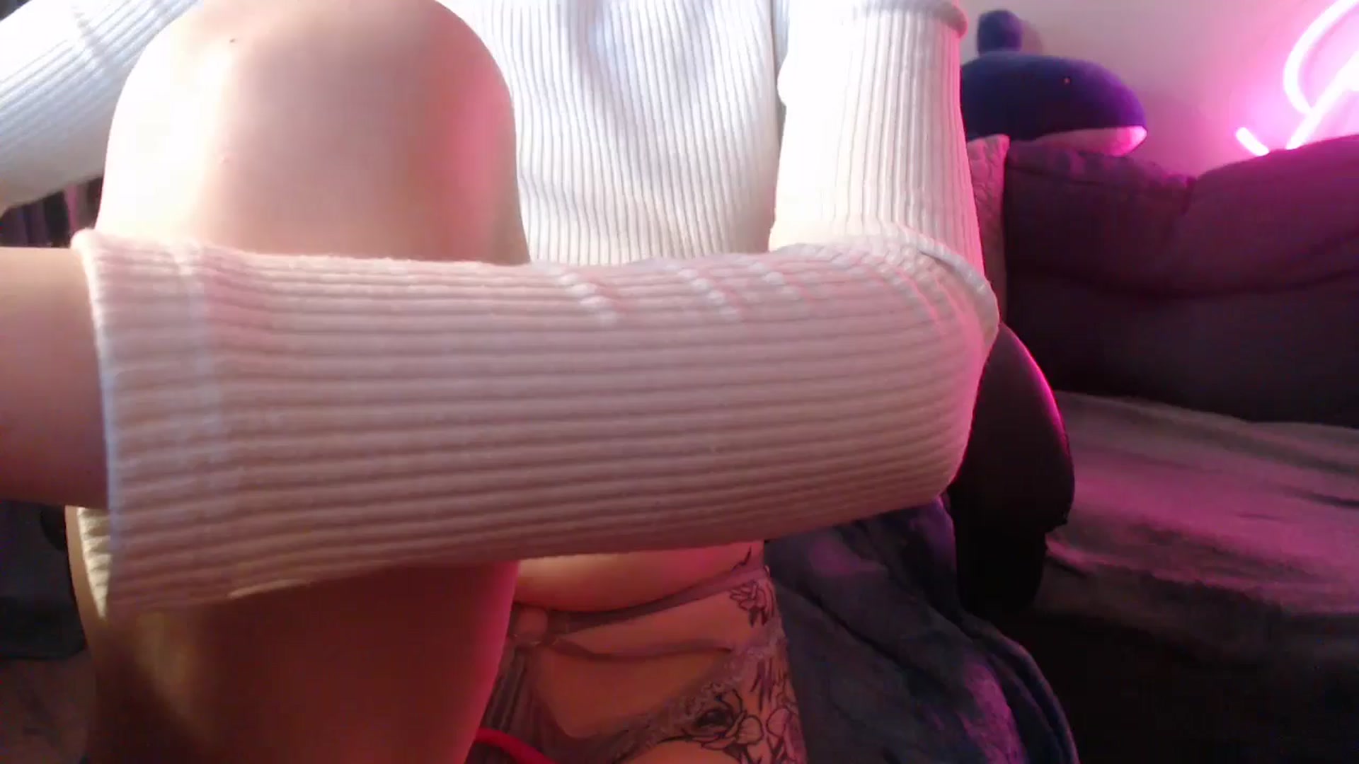 Gallery image thumbnail from Brocard's myfreecams stream on, 04/22/2025, 09:22 image 13 of 20