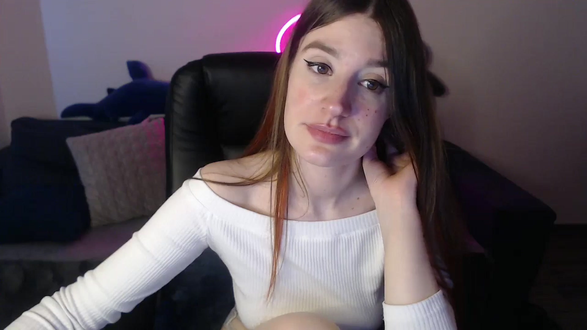 Gallery image thumbnail from Brocard's myfreecams stream on, 04/22/2025, 09:54 image 9 of 20