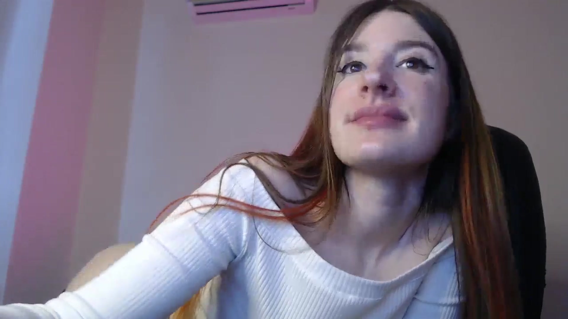 Gallery image thumbnail from Brocard's myfreecams stream on, 04/22/2025, 11:35 image 6 of 20