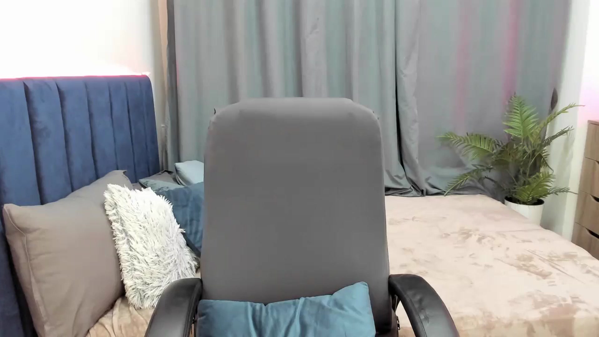 Gallery image thumbnail from Brocard's myfreecams stream on, 12/22/2025, 09:44 image 13 of 20