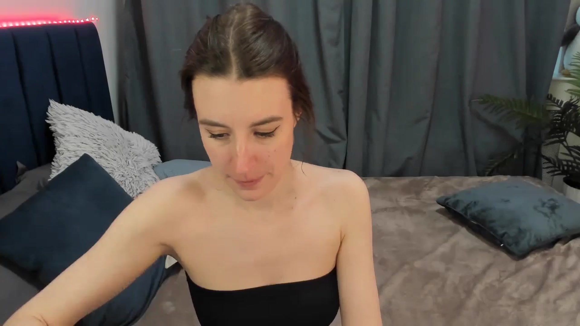 Gallery image thumbnail from Brocard's myfreecams stream on, 04/03/2026, 14:00 image 17 of 20