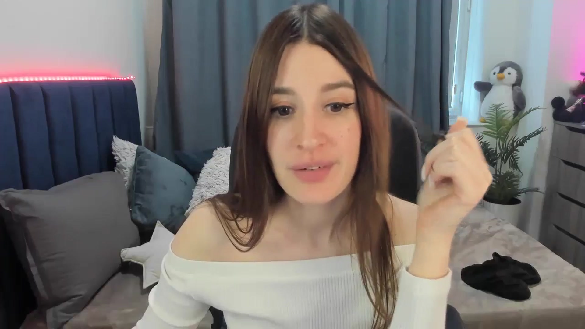 Gallery image thumbnail from Brocard's myfreecams stream on, 04/19/2026, 12:30 image 11 of 20