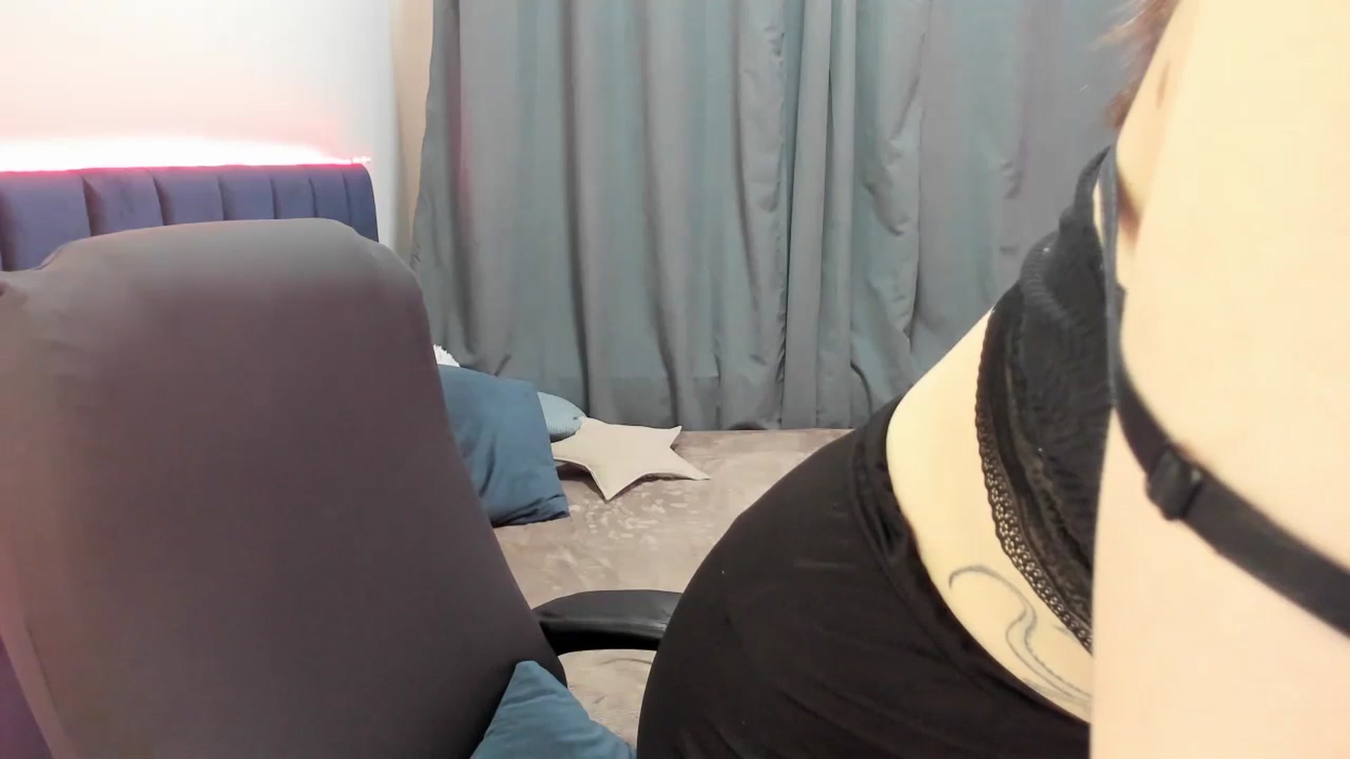 Gallery image thumbnail from Brocard's myfreecams stream on, 04/24/2026, 09:32 image 15 of 20