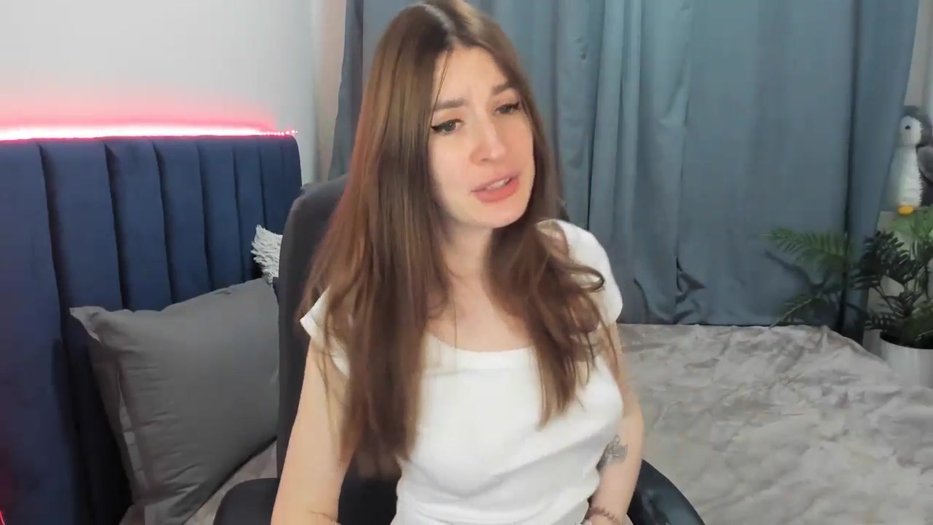 Gallery image thumbnail from Brocard's myfreecams stream on, 04/27/2026, 08:38 image 16 of 20