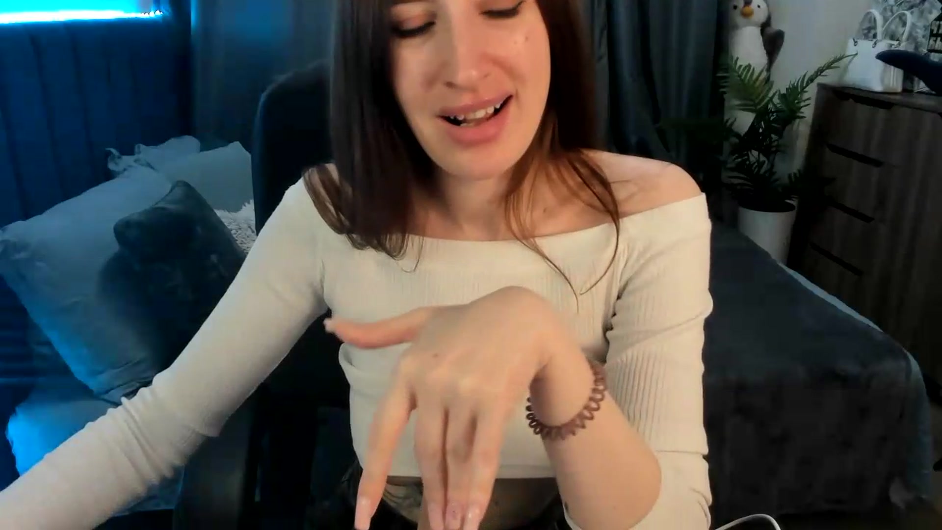 Gallery image thumbnail from Brocard's myfreecams stream on, 05/19/2026, 09:34 image 9 of 20