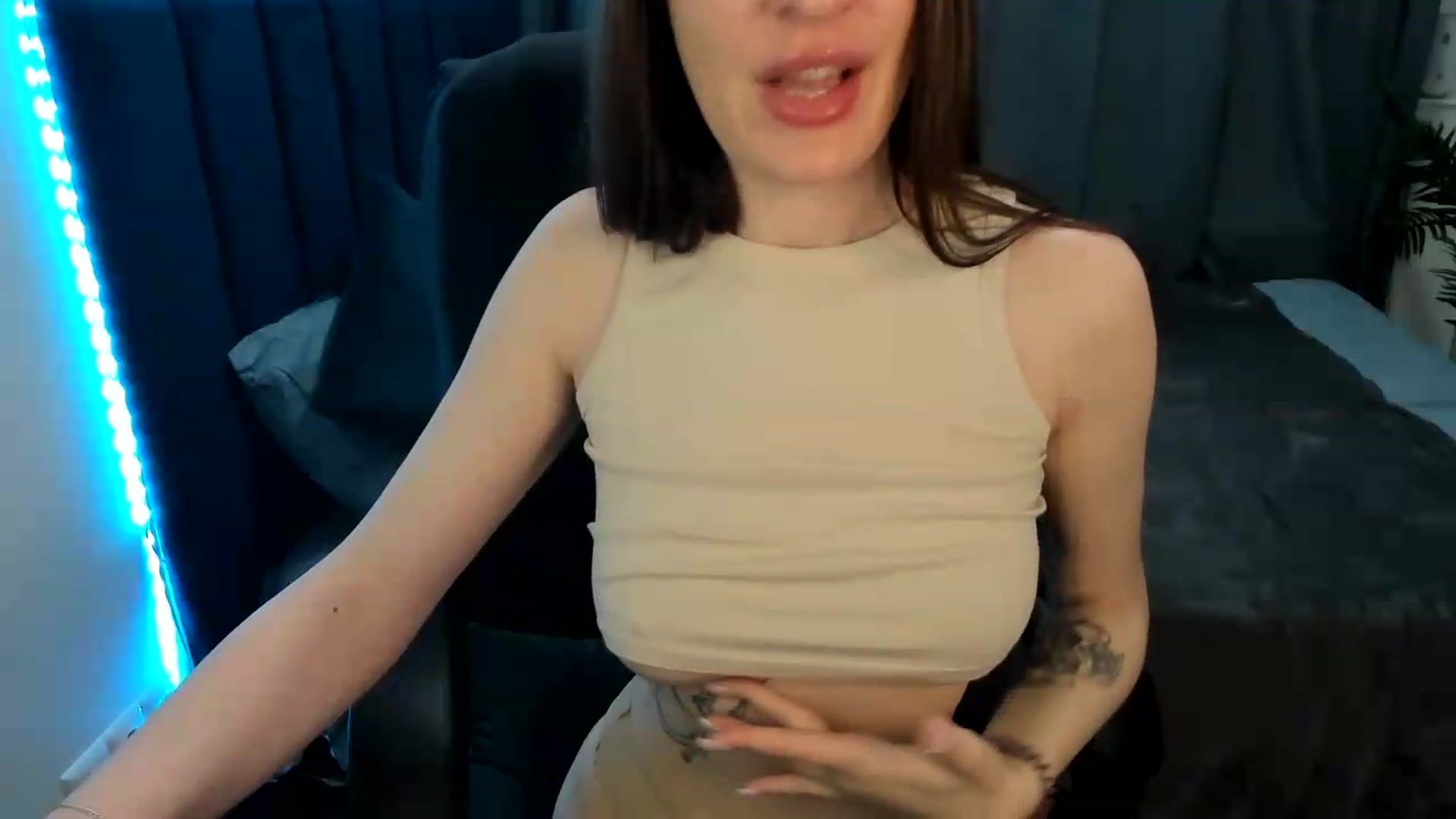 Gallery image thumbnail from Brocard's myfreecams stream on, 05/27/2026, 09:05 image 4 of 20
