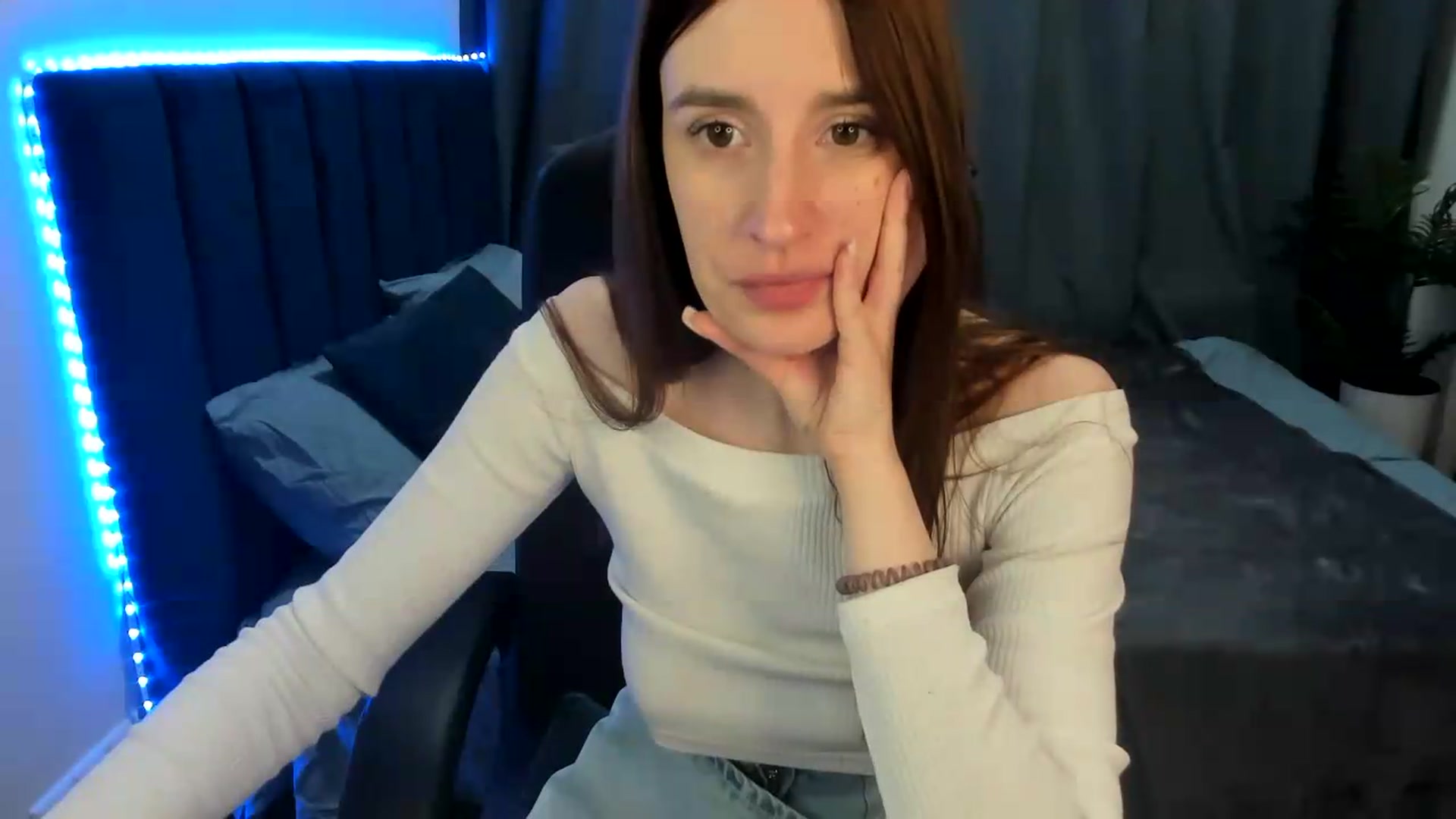 Gallery image thumbnail from Brocard's myfreecams stream on, 06/09/2026, 08:44 image 10 of 20