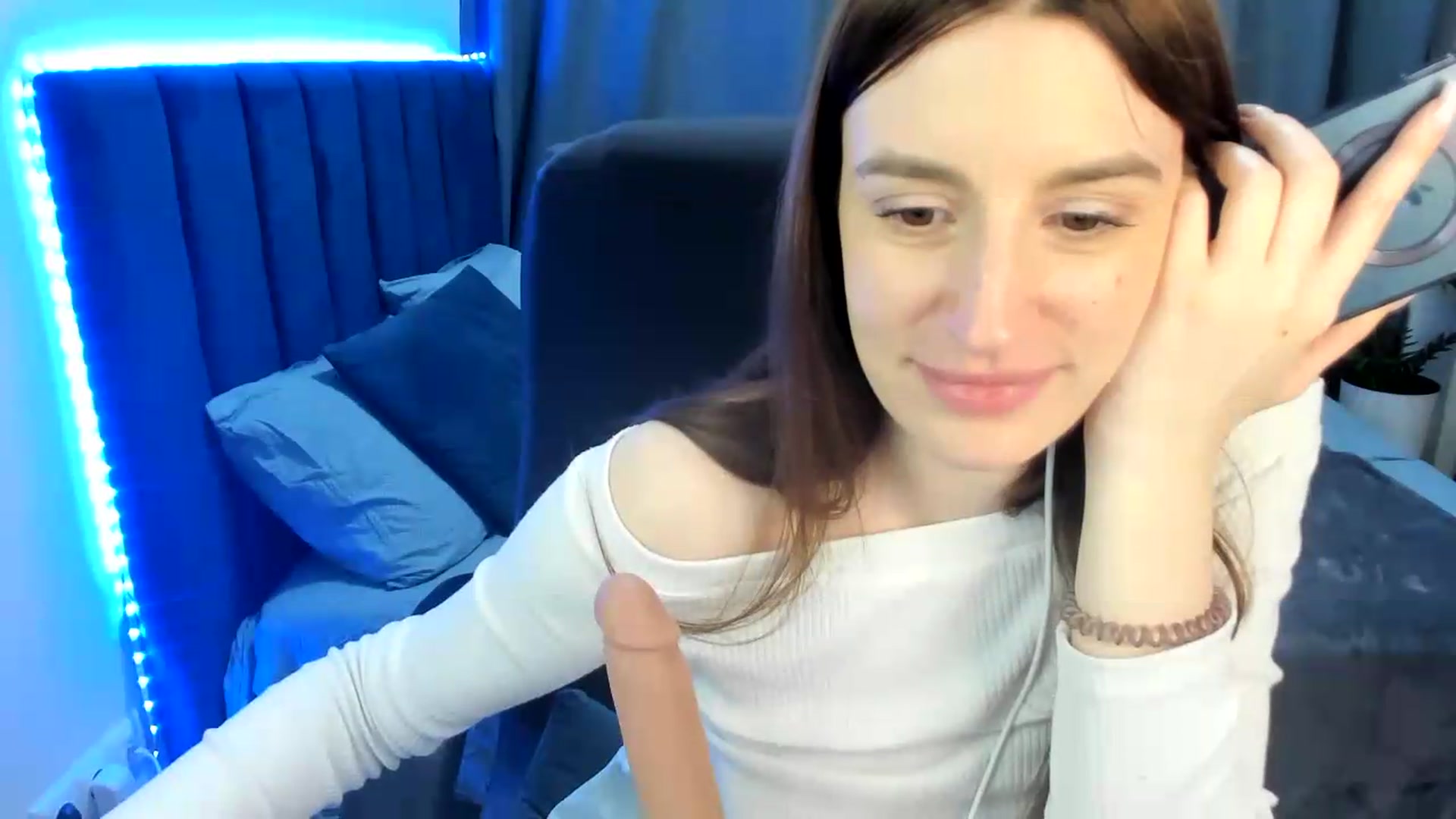 Gallery image thumbnail from Brocard's myfreecams stream on, 06/09/2026, 08:44 image 15 of 20