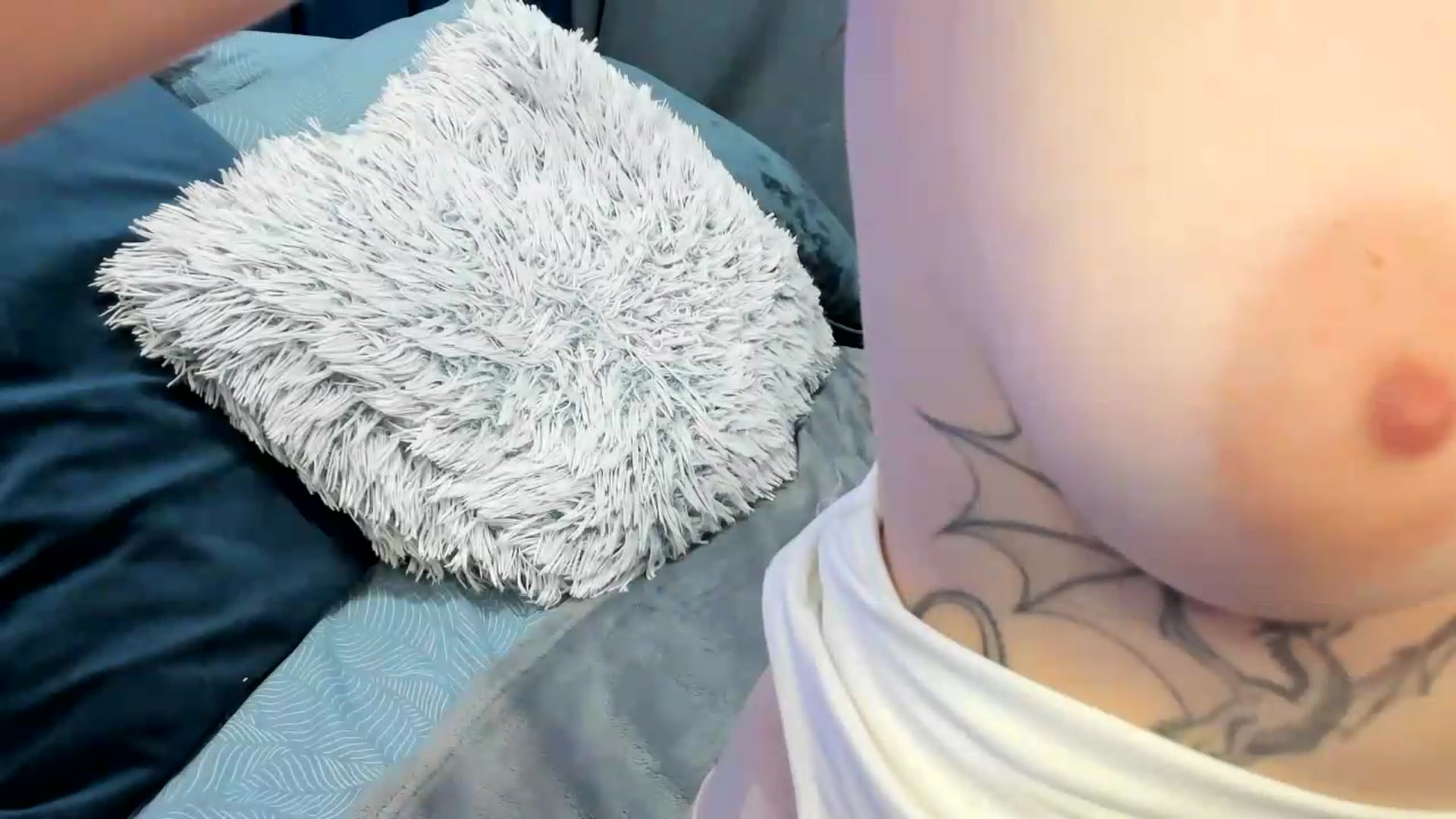 Gallery image thumbnail from Brocard's myfreecams stream on, 06/29/2026, 12:36 image 17 of 20