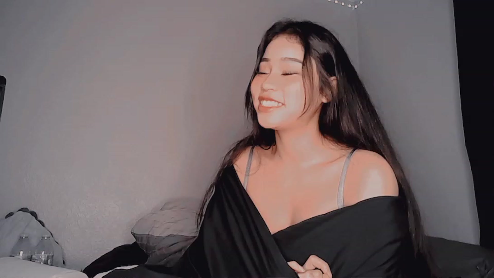 Gallery image thumbnail from BrokenRin's myfreecams stream on, 01/12/2023, 07:35 image 9 of 20