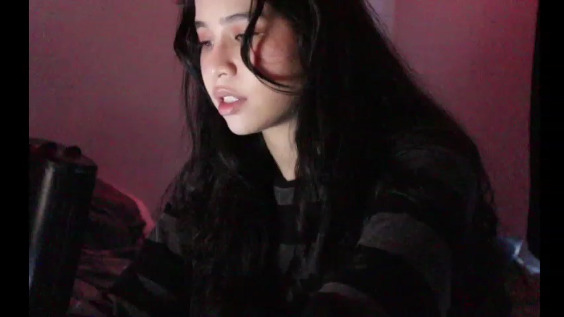 Gallery image thumbnail from BrokenRin's myfreecams stream on, 03/27/2023, 01:55 image 6 of 20