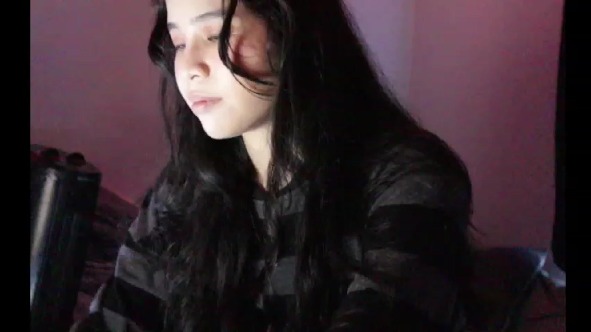 Gallery image thumbnail from BrokenRin's myfreecams stream on, 03/27/2023, 01:55 image 9 of 20